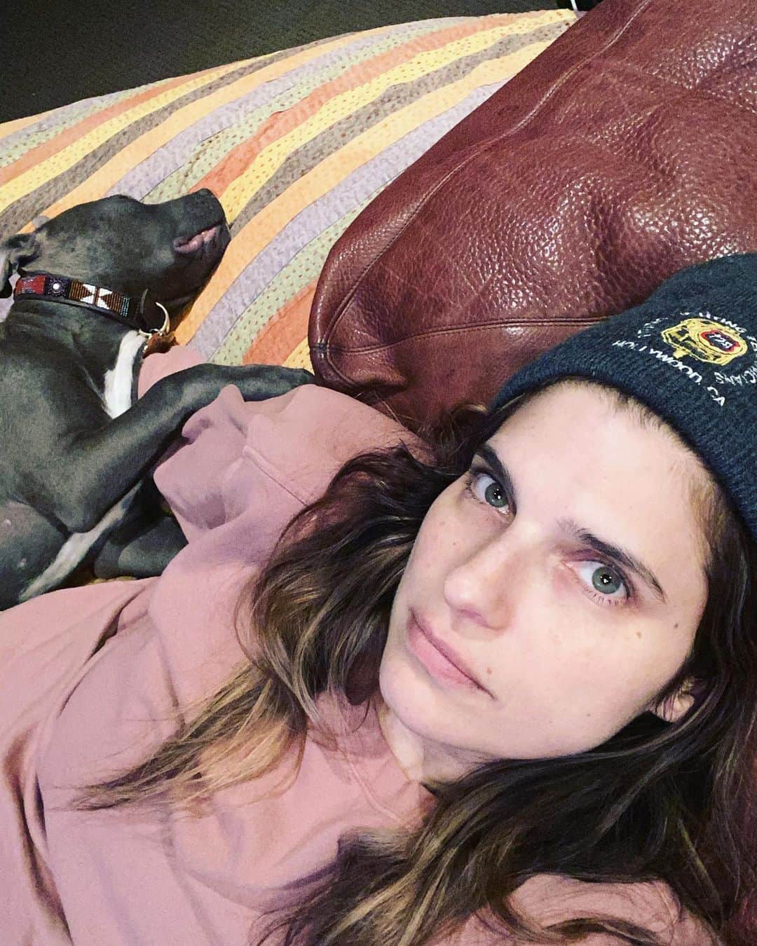 レイク・ベルのインスタグラム：「Pit bull cuddle training in progress. Curriculum update: Need full weight of pit bull on my body like a K9 gravity blanket obviously but he’s only 5 months so I’ll let it slide. More updates incoming.」