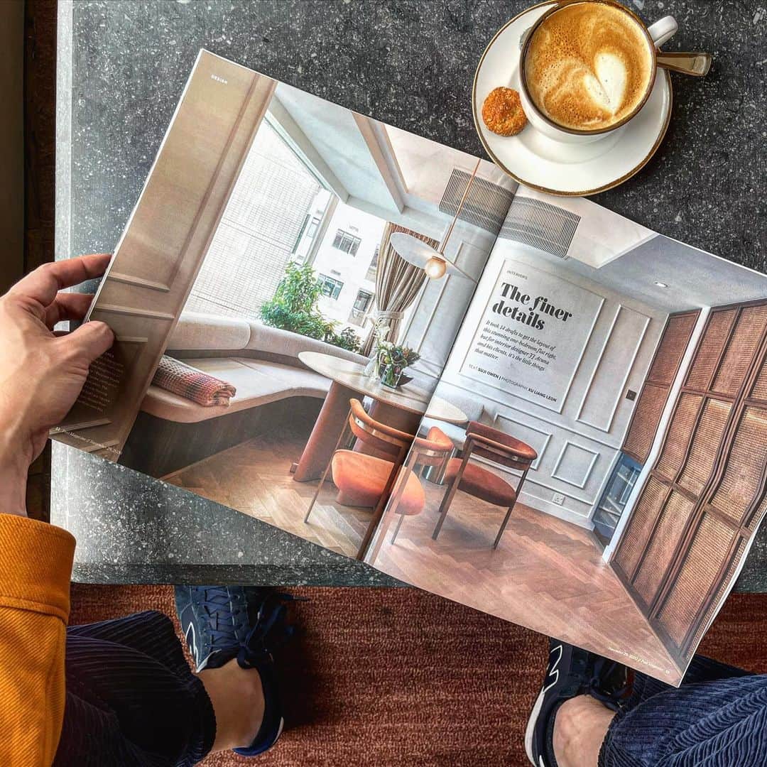 JJ.Acunaのインスタグラム：「Sipping coffee ☕️ while enjoying our studio’s brilliant  6-Page spread in today’s Sunday Morning Post’s #PostMagazine 📰 . Thank you to Our Residential Clients for interviewing with the newspaper, Charmaine Chan for the feature, and Suji Owens for writing a great piece. Beautiful photographs by @frontality___ . Thanks to our team at @jja.bespoke.studio for their wonderful work. ❤️💫🌟 > Link in Bio for Online Version . . . #jjacunabespokestudio #residentialdesign #design #interiordesign #hongkongdesigner」