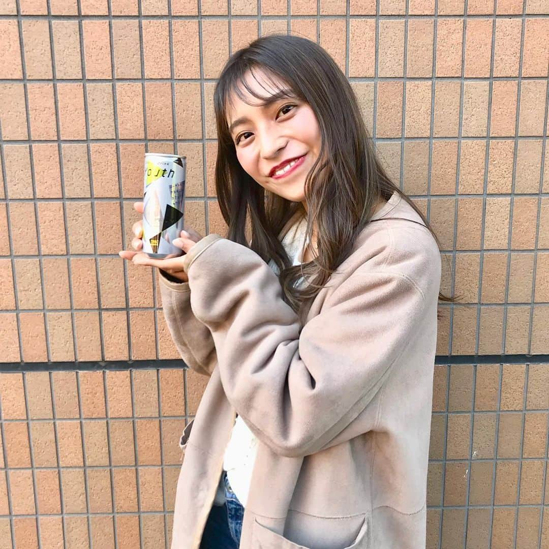 和泉朱音さんのインスタグラム写真 - (和泉朱音Instagram)「ミスキャンパス同志社女子2020では﻿ DHC様にご協賛頂いておりました！！✨﻿ ﻿ 私が持っているドリンクは﻿ 現役の美大生の方達がデザインされた﻿ エナジードリンクの"Youth"です🌈﻿ ﻿ DHCらしく美容成分も入っております！﻿ グラスに注ぐと綺麗なブルーなんです💎﻿ ﻿ #DHC﻿ #DHCCS﻿ #dhcyouth﻿ #pr﻿ #ミスキャンパス同志社女子2020﻿ #同志社女子大学﻿ #ミス同女」11月29日 15時35分 - missdwc20_4