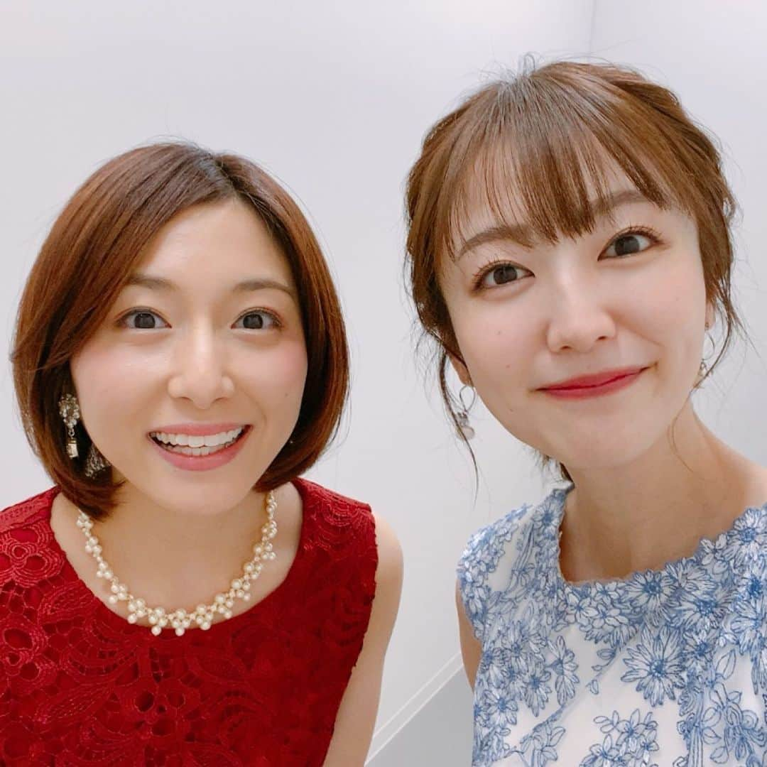 滝菜月さんのインスタグラム写真 - (滝菜月Instagram)「ベストアーティストと﻿ E-girlsさんの配信ライブの司会で﻿ 音楽にたくさん触れられた１週間でした！﻿ ﻿ 写真はベストアーティスト終わりに﻿ ネクストゲート担当の市來と📷﻿ ﻿ いつの間にか入社5年目になり、﻿ これからは少しずつ後輩とお仕事する機会が﻿ 増えてくるのだなぁ、としみじみ思いました。﻿ 頼り甲斐のある先輩にはまだ程遠いですが﻿ そうなれるように頑張らねば💪﻿ ﻿ news every.の生放送後、大急ぎで駆けつけたのに﻿ 疲れを見せないこの市來の笑顔👏✨﻿ 3枚目は﻿ 楽しかったねーーー！おつかれー！という気持ちを﻿ 表しています。﻿ ﻿ #ベストアーティスト﻿ #市來アナ」11月29日 16時31分 - taki_natsuki