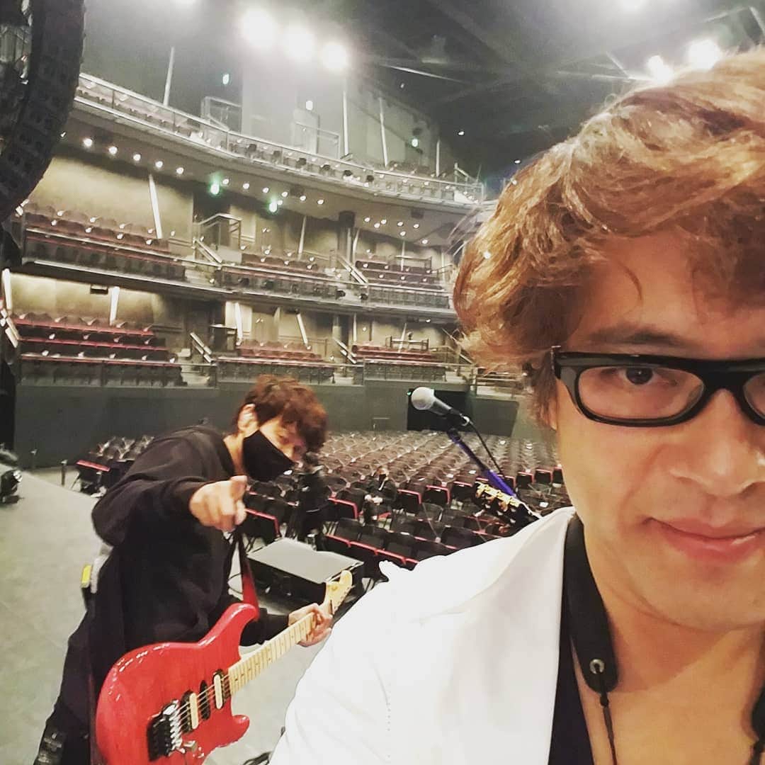 勝田一樹のインスタグラム：「最終日のこっそりショット❗  バレバレー☀️  #春畑道哉 #春畑道哉_continue  #春ソロ  #勝田一樹  #kazukikatsuta  #ディメンション #dimensionjazz」