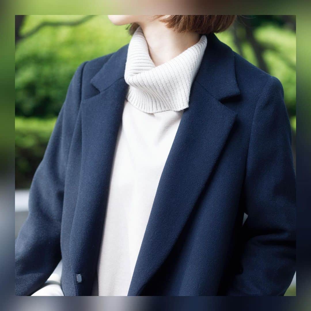 INDIVIのインスタグラム：「- recommend coat items -﻿ ﻿ ﻿ 1着で2wayの着こなしが楽しめる " 2 FACE COAT "﻿ ﻿ 毎日着たいチェスターコート。﻿ スレンダーなシルエットなので前開きでもすっきりとした印象に仕上げてくれます。﻿ コーディネートを選ばない合わせやすいデザインです！﻿ ﻿ 襟を立ててクールに決めるスタンドカラー。﻿ よりスタイリッシュな雰囲気を演出。﻿ お仕事などきちんとしたシーンでもお召しいただけます！﻿ ﻿ ぜひ着こなしの参考にしてみてください☺︎﻿ ﻿ 　﻿ ✴︎coat.¥48,400(税込)﻿ ✴︎no.127-99074﻿ ﻿ ﻿ #INDIVI﻿ #インディヴィ」