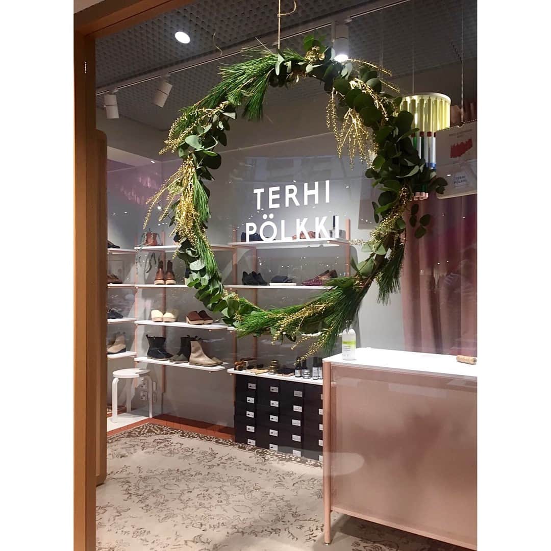 テーリポルキのインスタグラム：「Our store is now open also on Sundays. We will serve you every Sunday 12-16 until the end of December (excluding 6.12.) Welcome❣️ ⠀⠀⠀⠀⠀⠀⠀⠀⠀ ⠀⠀⠀⠀⠀⠀⠀⠀⠀ #TERHIPÖLKKI #terhipölkkistore #kämpgarden #scandinaviandesign #finnishdesign #sustainable #sustainablefashion #designfromfinland #finnishfashion #footwear #shoes」