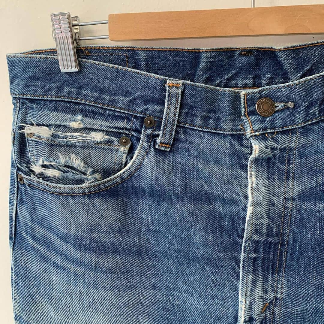 ジャムルさんのインスタグラム写真 - (ジャムルInstagram)「LEVI'S 517 'BIG E' ¥25000+tax . 70'sのLEVI'S 517 BIG E バックポケット裏 シングルステッチ トップボタン裏刻印 2 ジッパー 42TALON  BIG Eならではの良い色落ち ダメージもハンドステッチのリペアも雰囲気抜群。 .  WEB SHOPに入荷しております。 是非ご覧ください。 jammru.com  #お問い合わせはお電話で承ります #jammru#levis#517#bige #osaka  #fashion  #streetstyle  #streetfashion  #vtg  #vintage  #used  #usedclothing  #古着 #古着屋 #ファッション #70s #80s #90s #ご来店の際はマスクの着用をお願い致します」11月29日 17時10分 - jammru