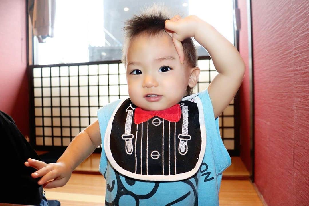 Momoeのインスタグラム：「#happy #家事 #育児 #family #家族 #boy #smile #男の子 #息子 #code #love #lucky #kids #子供 #thankyou #宝物 #ベビー #fashion #follow #心 #縁 #パパ #ママ #家族写真 #男の子ママ #赤ちゃん」
