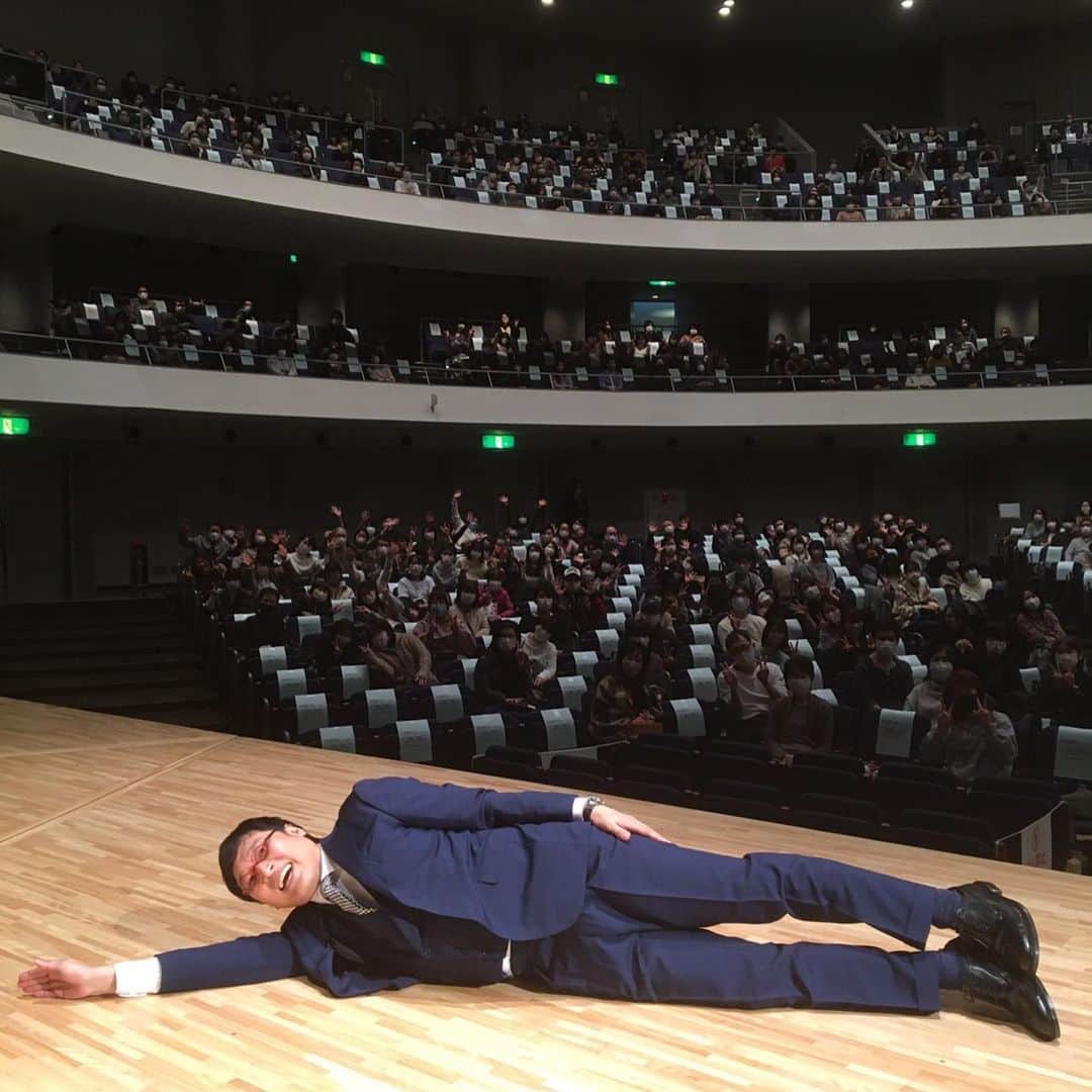 山里亮太のインスタグラム：「山里亮太の140仙台ありがとうございました！ 楽しくてしかたなかったです！ やっとできた嬉しさからはしゃぎすぎてしまいました！ また来年もよろしくお願いします！ #山里亮太 #山里亮太の140仙台 #山里亮太の140」