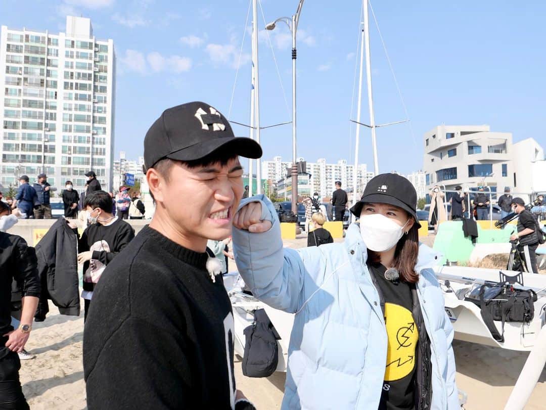 DINDINのインスタグラム：「1박2일 본방사수 💕❤️💕 📸 by. @dindinem  @kbs_unicorn #1박2일 #포항」