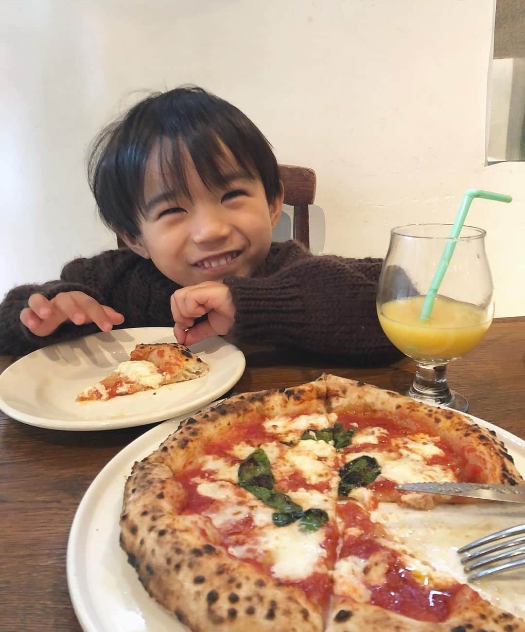 猪村有希さんのインスタグラム写真 - (猪村有希Instagram)「久しぶりにゆずと2人でランチへ👦🏻🍕 もっちもちの生地のピザ美味しかったね🤎  #イルソルレヴァンテ  #福岡ランチ #福岡カフェ #福岡ママ」11月29日 17時32分 - i.ykuup