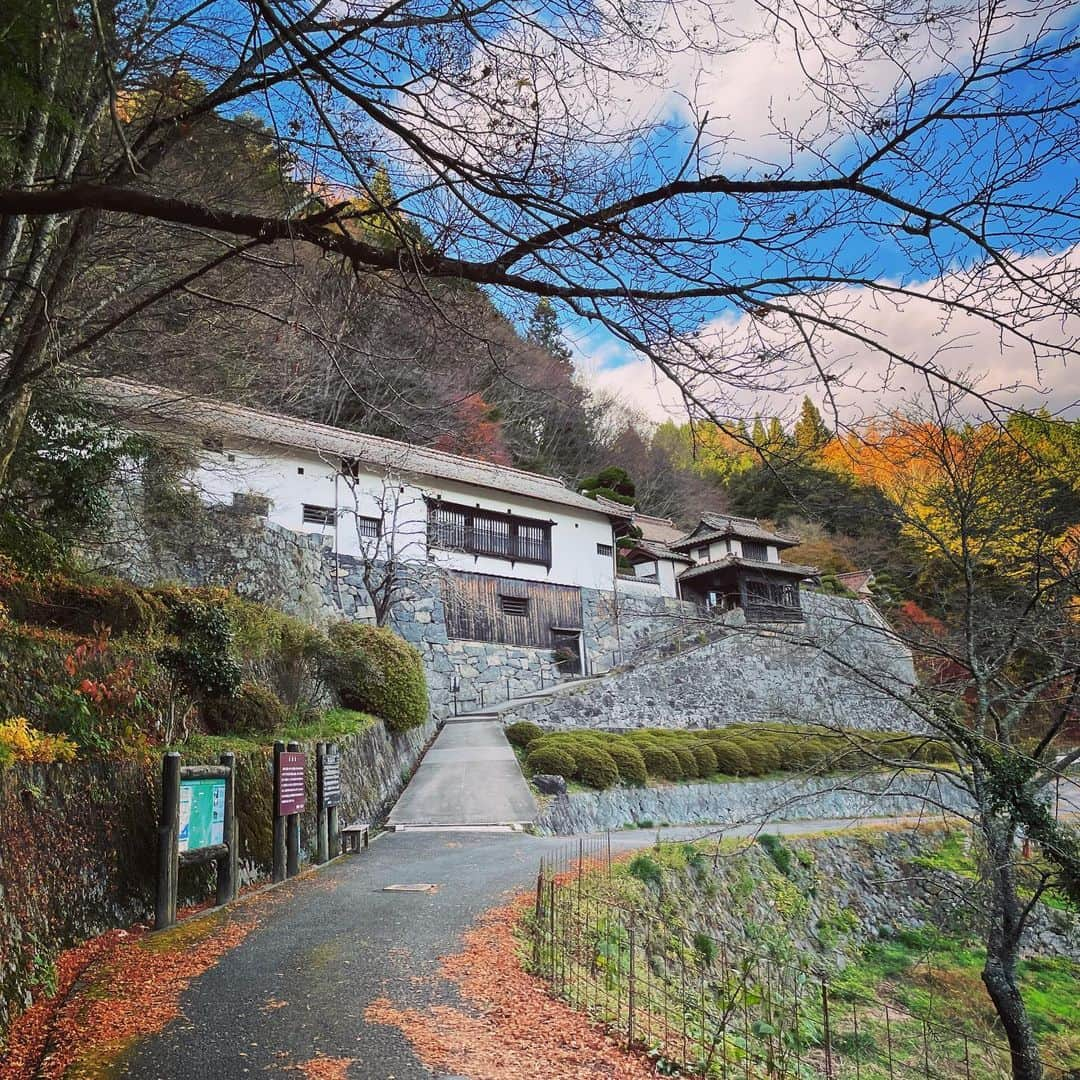 japantripさんのインスタグラム写真 - (japantripInstagram)「#高梁市 #japanred  #ジャパンレッド発祥の地  #ベンガラ  #吹屋  #日本遺産  #広兼邸  #広兼家  #広兼邸は八つ墓村の舞台だよ  #myunseenjapan  #unseenjapan  #unseenjapantrip  #unseenjapan🇯🇵 #日本遺産構成文化財  #カメラ女子  #カメラ好きな人と繋がりたい  #Japanheritage #カメラ旅 #tokyocameraclub  #japantrip #japantravel #instapic  #unseenjapanphoto  #unseenjapantrip #myfavoriteplace  #myfirststory」11月29日 17時34分 - japanculturalheritage