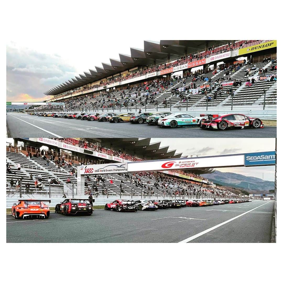 Saschaさんのインスタグラム写真 - (SaschaInstagram)「こんなことがあるのか？衝撃のラスト #SuperGT 開幕延期からシーズン8戦を行ってお客さんの前でフィナーレを迎えられた全ての関係者とファンの皆様の勝利のシーズンでした。 開幕からの2レースは参加できませんでしたが、そのレースを伝えさせていただき光栄でした！ 2020年シーズンありがとうございました」11月29日 17時37分 - sascha348