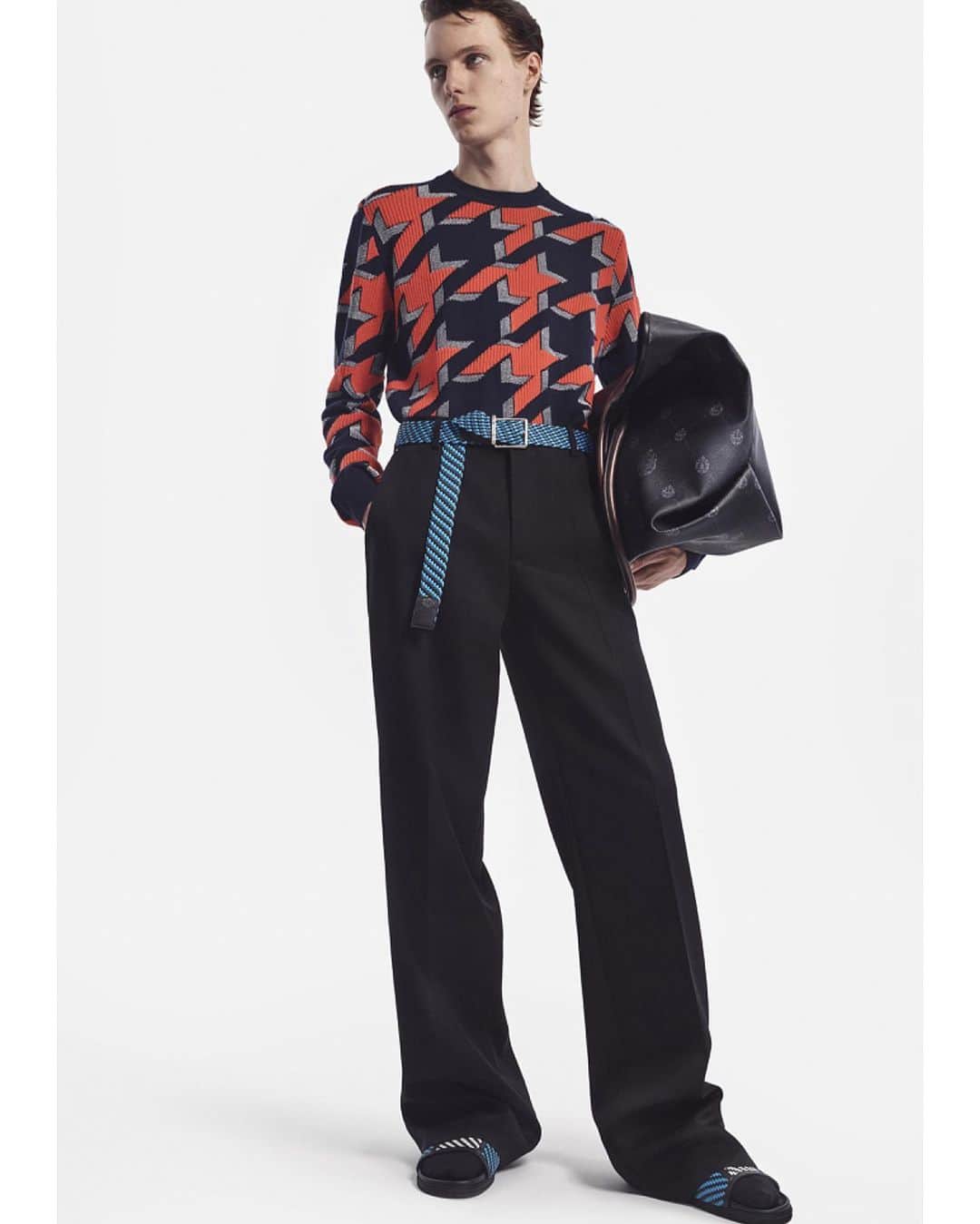 クリスヴァンアッシュのインスタグラム：「@BERLUTI SUMMER ‘21 LOOKBOOK  SHOT BY @valentinbgiacobetti AND STYLED BY @mauricionardi  #berluti #krisvanassche」
