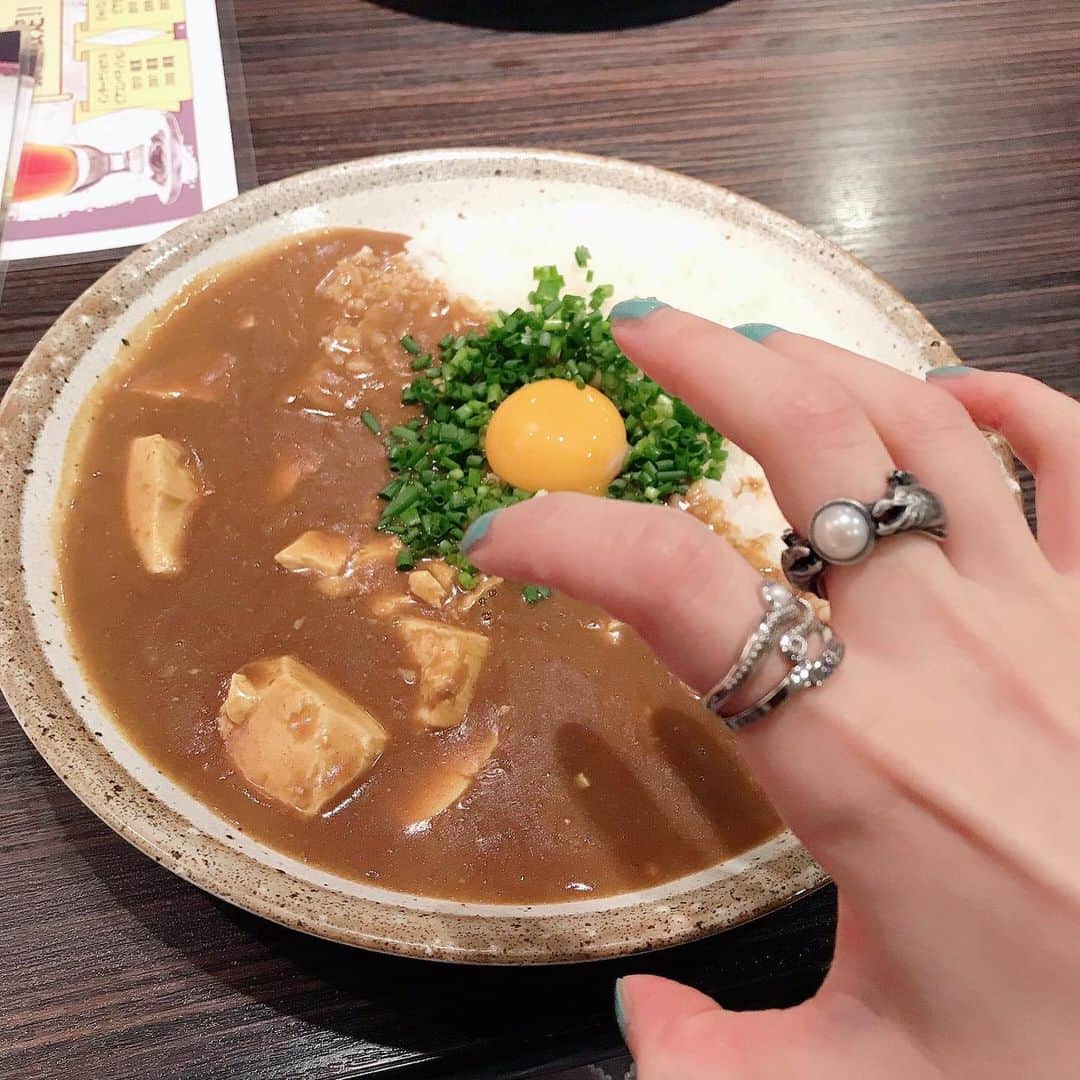 春奈るなのインスタグラム：「やはり赤みそカレーは神の食べ物だった  #coco壱番屋  #矢場町店  #赤みそカレー」