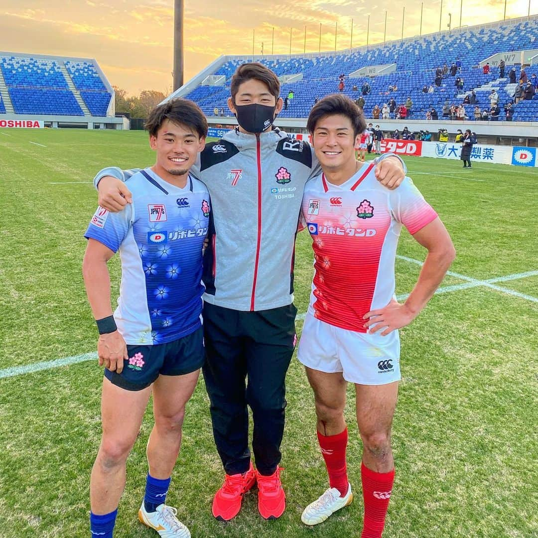 藤田慶和さんのインスタグラム写真 - (藤田慶和Instagram)「JAPAN RUGBY CHALLENGE 2020🇯🇵 日本のファンの方々にセブンズを見て頂けて、嬉しい限りです✨ 今日がセブンズ日本代表デビューの知也とYouTubeでもお馴染みノグと📸 個人的には、プレー出来なくて悔しいですが、また五輪に向けて頑張ります！今後とも応援よろしくお願いします🙏 #セブンズ #日本代表 #sevens #japan #熊谷」11月29日 17時54分 - yoshikazu15