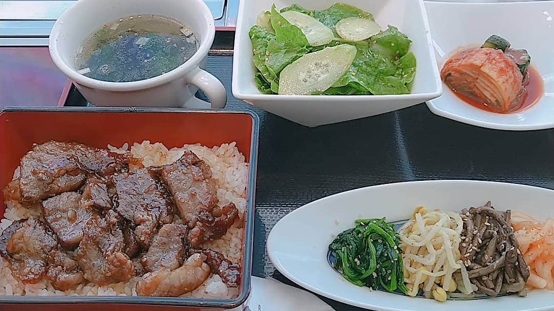 悠木あやねさんのインスタグラム写真 - (悠木あやねInstagram)「いつか食べた焼肉重の写真を見つけました🍚 また食べに行きたいなぁ〜（´-`）.｡oO  今年は全然外食してないけど、自分以外の誰かが作ってくれたご飯が食べたくなるね〜(｡ŏ﹏ŏ)  #いい肉の日 #肉の日  #焼肉重  #美味しさが沁みる  #お肉大好き  #食べるの大好き #大好き #焼き肉 #焼き肉大好き #お肉 #叙々苑 #悠木あやね #AyaneYuki #YukiAyane #カプセルエージェンシー #capsuleagency #AV女優 #セクシー女優 #アダルト女優 #女優 #モデル #asiangirls #asiandoll #asianbeauty #asiansexy #japanese #japanesegirl #japanesegirls #model #nudemodel」11月29日 17時50分 - yukiayane0926