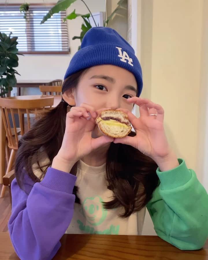 ウンチェのインスタグラム：「. #지난영상  장꾸 은채💋 (앙버터 뽑뽀) - - - - #앙버터 #땡기는 #영상 #장꾸 #초딩스타그램 #딸스타그램 #키즈모델  #주니어모델 #아역배우  #이은채 #LeeEunchae」