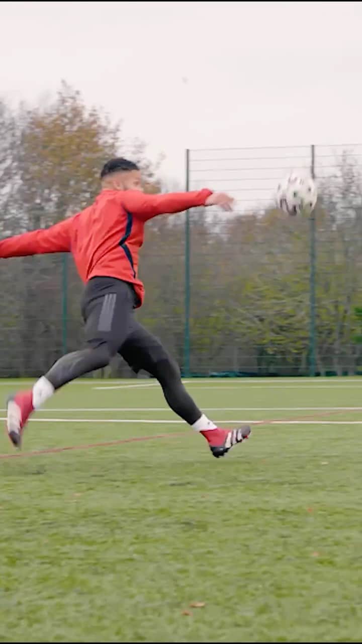 F2Freestylersのインスタグラム：「When you know it’s in the minute you make contact...💥🔝🗑」