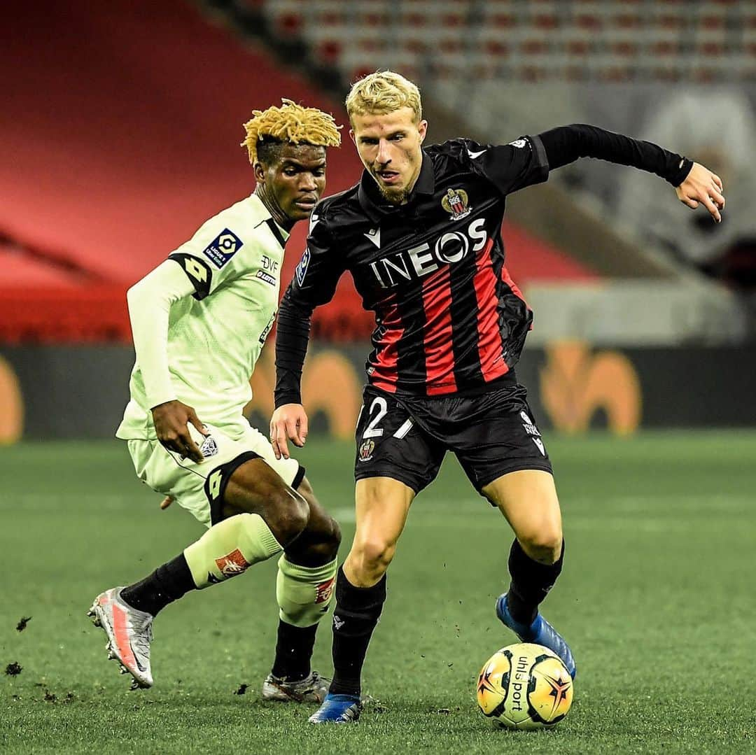 リーグ・アンさんのインスタグラム写真 - (リーグ・アンInstagram)「🆚 #OGCNDFCO (1-3) 🙌 Enfin ! Le @dfco_officiel bat l'@ogcnice et signe sa première victoire de la saison 💪 !  Finally! Dijon beat Nice to get their win of the season! • • #Ligue1UberEats #DFCO #DijonFCO #AllianzRiviera」11月30日 3時53分 - ligue1ubereats