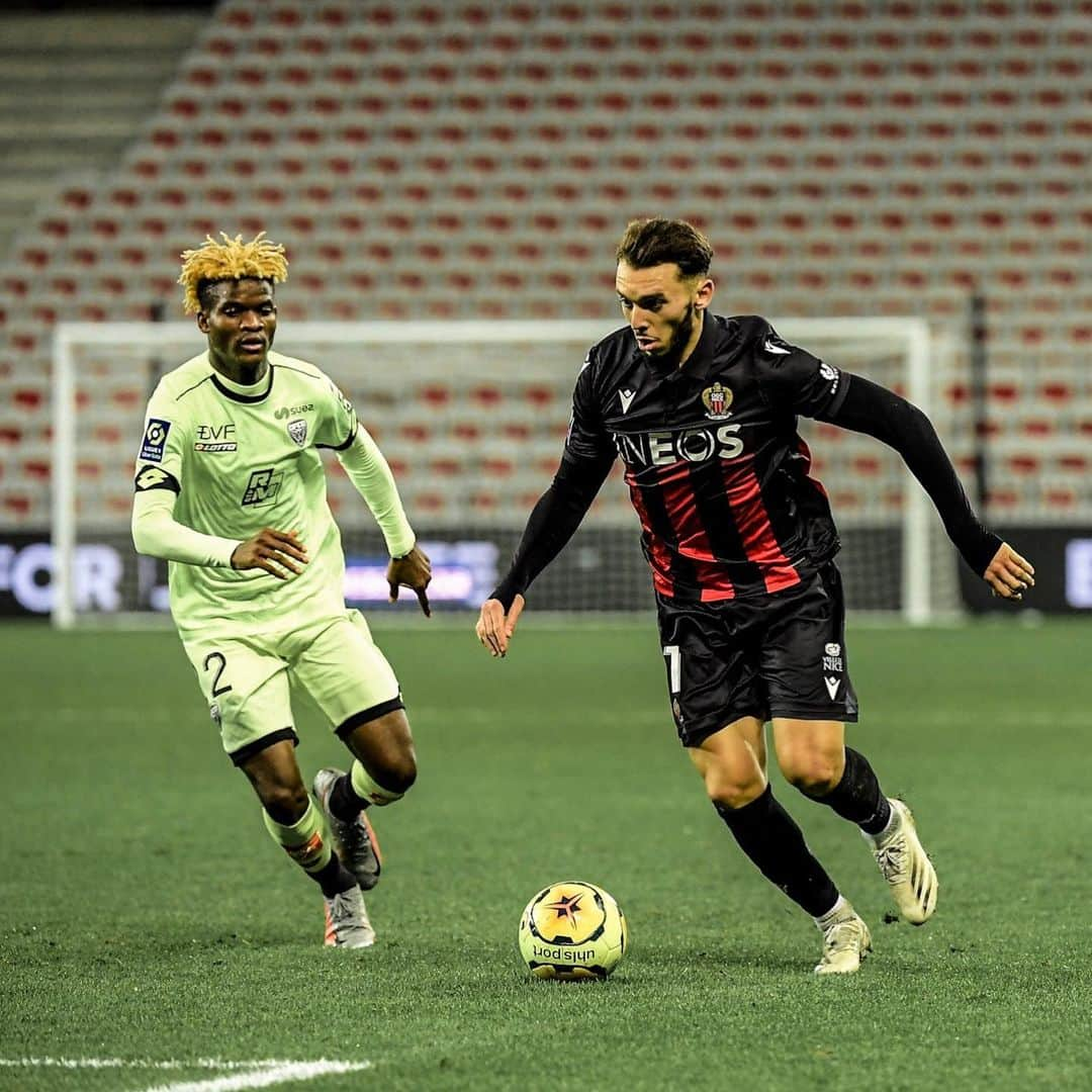 リーグ・アンさんのインスタグラム写真 - (リーグ・アンInstagram)「🆚 #OGCNDFCO (1-3) 🙌 Enfin ! Le @dfco_officiel bat l'@ogcnice et signe sa première victoire de la saison 💪 !  Finally! Dijon beat Nice to get their win of the season! • • #Ligue1UberEats #DFCO #DijonFCO #AllianzRiviera」11月30日 3時53分 - ligue1ubereats