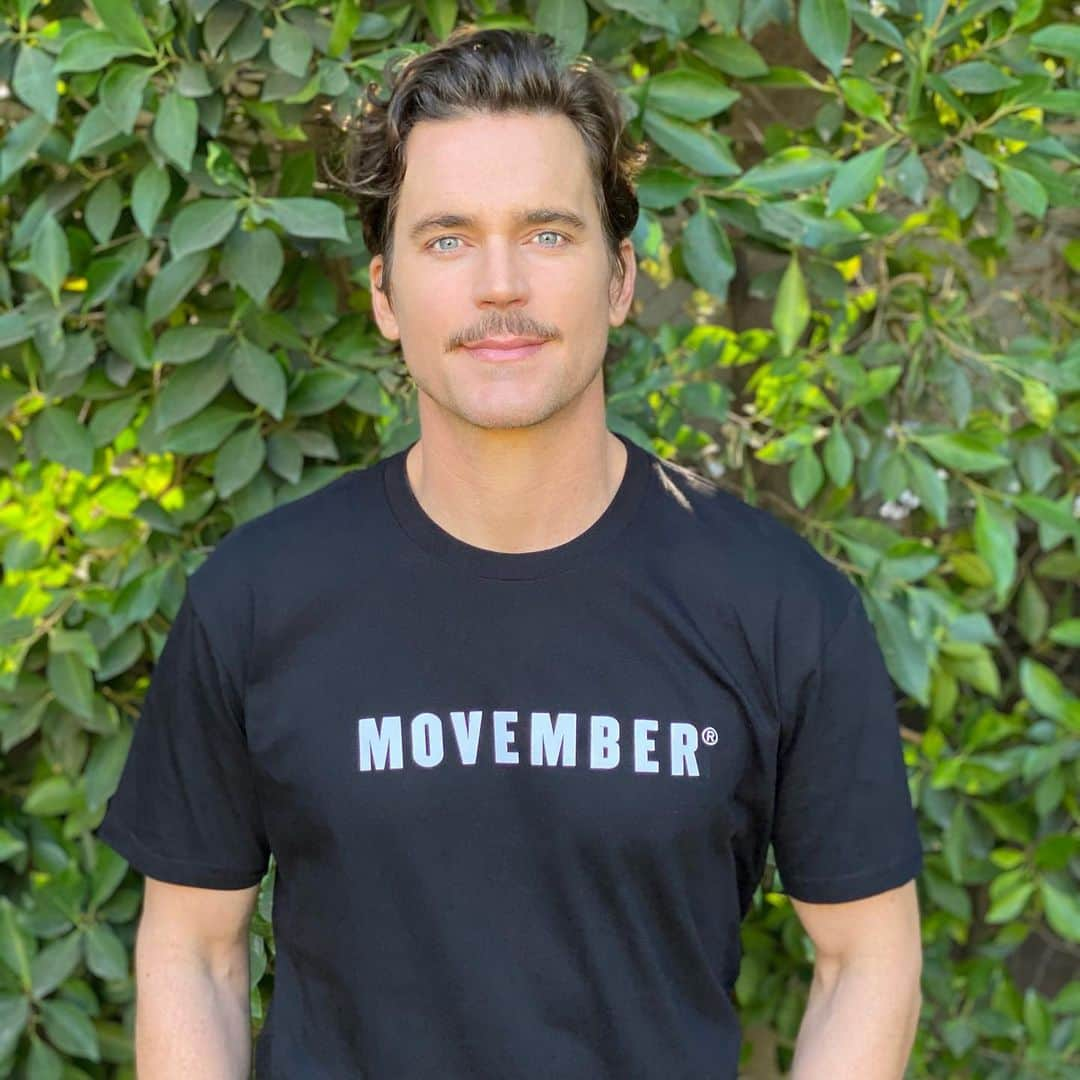 マット・ボマーのインスタグラム：「Thank you so much to everyone who donated to my @movember campaign, and contributed life saving funds to men’s cancer research and treatment, mental health, and suicide prevention. Thanks to your generosity, we’ve already exceeded our fundraising goals, but there are other folks out there who could use your help, so if you’re still in the giving mood, just go to the @movember website. Goodbye moustache -even my mother in law was starting to come around to you ;) - until we meet again.」