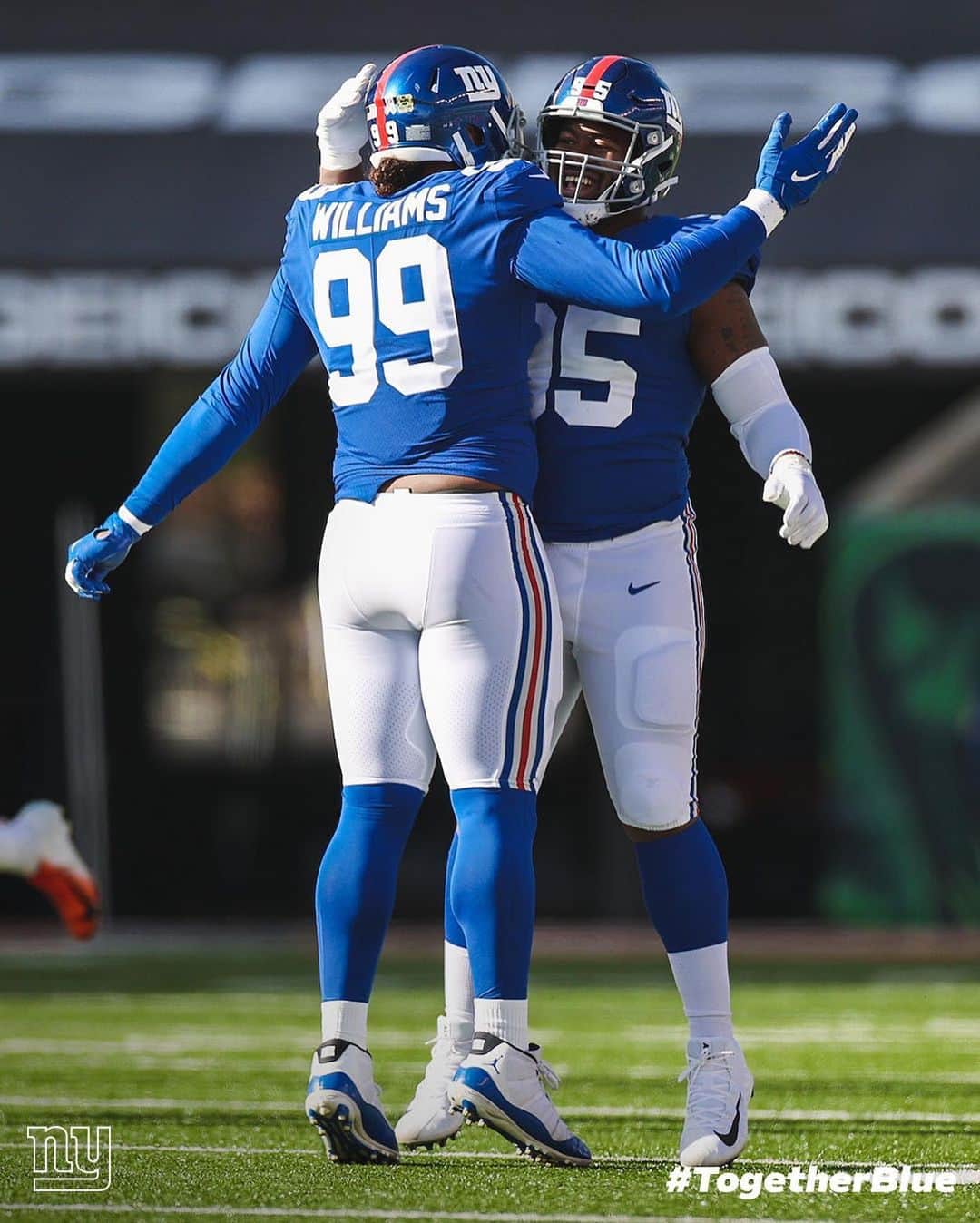 New York Giantsさんのインスタグラム写真 - (New York GiantsInstagram)「Don’t get in his way ⚠️」11月30日 4時08分 - nygiants