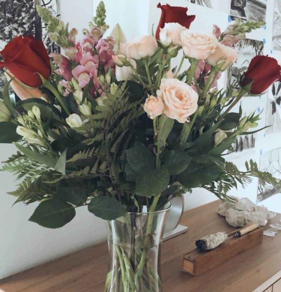 エマニュエル・シュリーキーのインスタグラム：「Elegant, wild, bold, beautiful, whimsical, romantic, passionate, sophisticated inspiring and magical..YES!!!❤️✨💘 #happysunday #iwannabeliketheseallthetime」