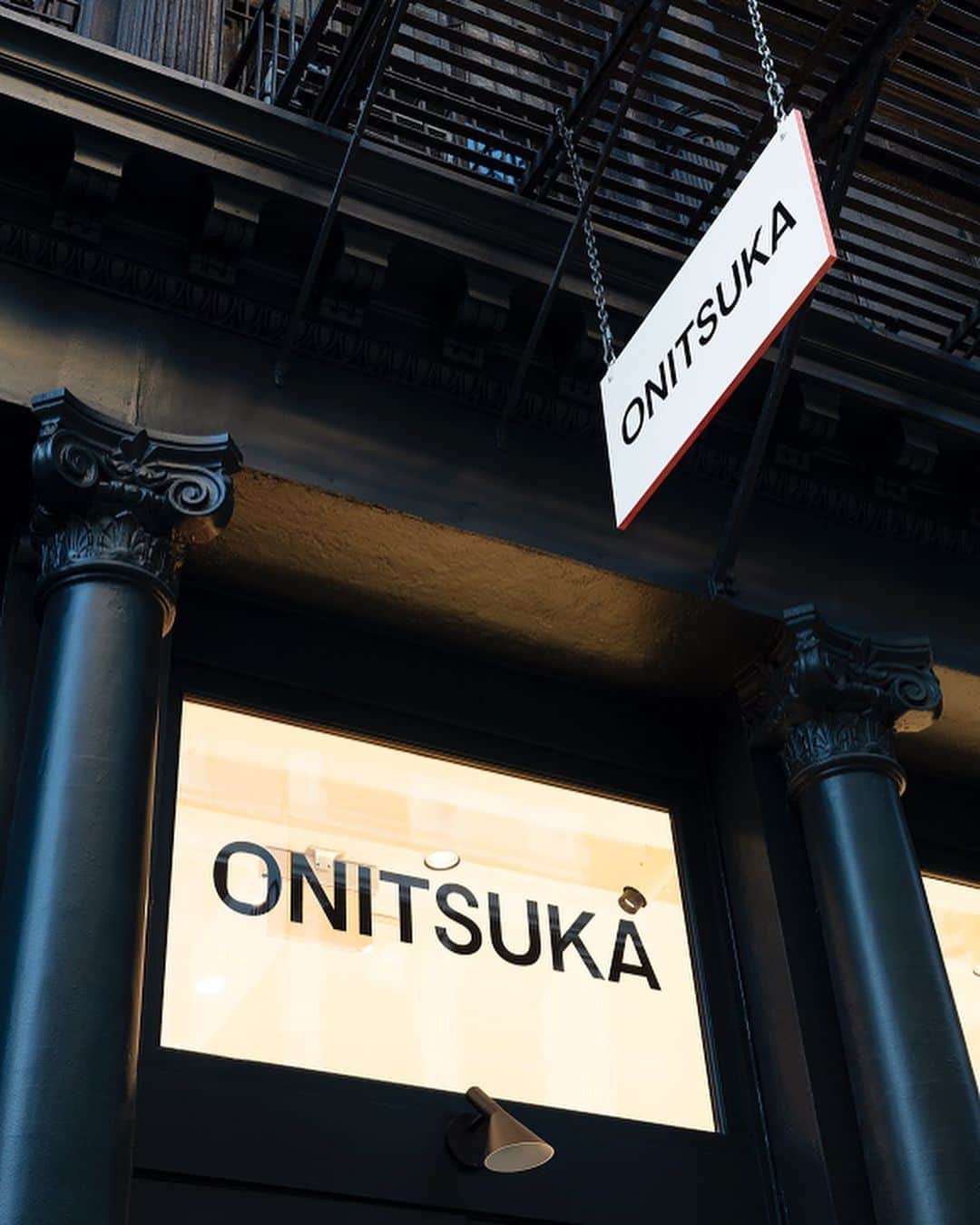 Onitsuka Tigerさんのインスタグラム写真 - (Onitsuka TigerInstagram)「Introducing #THEONITSUKA, our brand new concept store in New York.  THE ONITSUKA NY Greene Street 127 Greene Street New York, NY, USA  #OnitsukaTiger」11月29日 19時54分 - onitsukatigerofficial