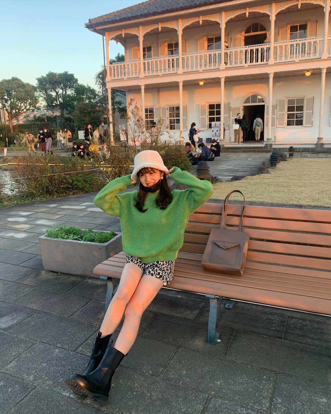 田島芽瑠さんのインスタグラム写真 - (田島芽瑠Instagram)「グラバー園久しぶりに行った💚  大好きな場所なの🥺家族でよく行ってたし、修学旅行でも行った！ただこの日工事してたから、景色だけ楽しんだ😂 絶景なんよね〜！！！！！夕焼けも綺麗でした🌇」11月29日 19時54分 - meru_chan_official