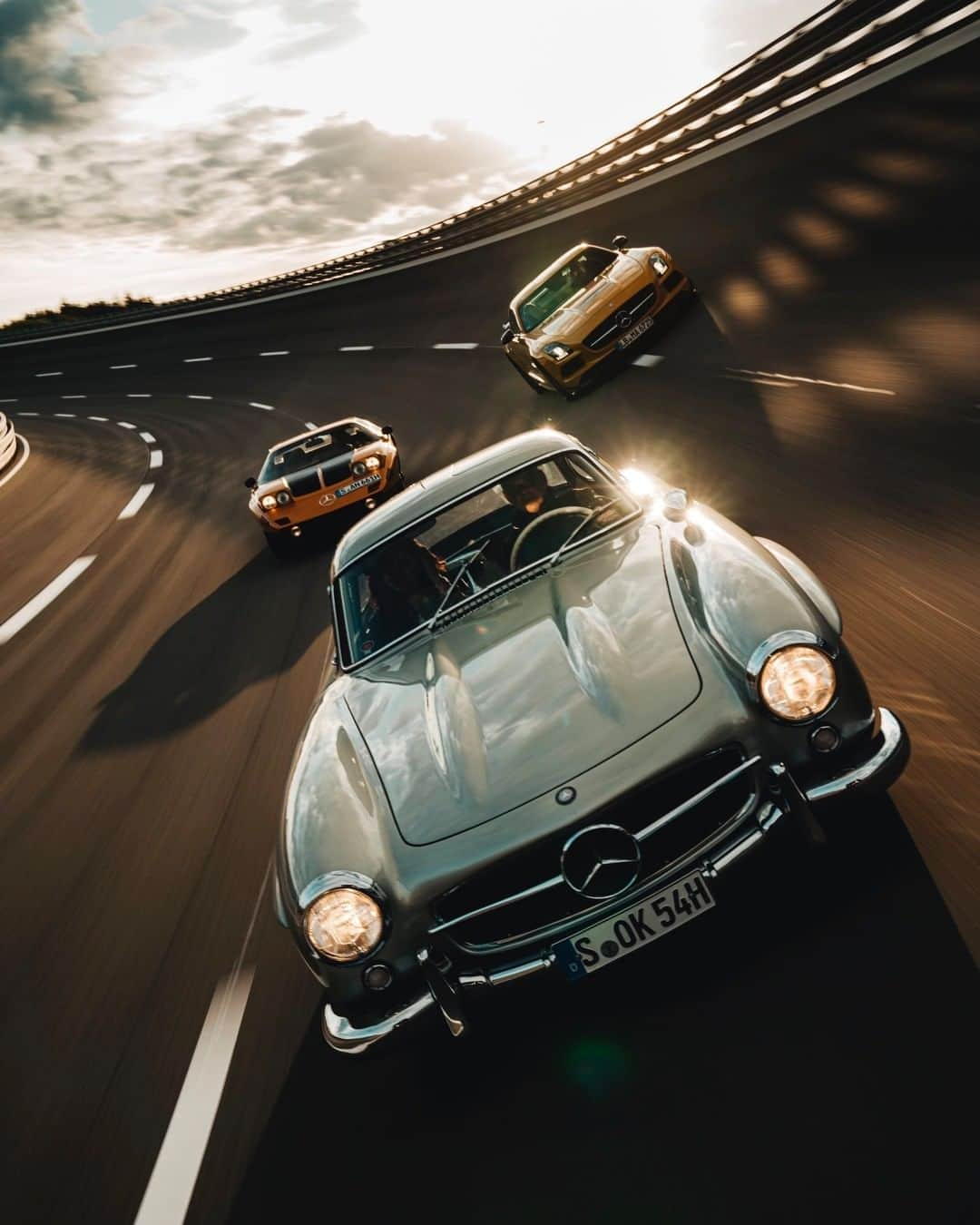 メルセデス・ベンツさんのインスタグラム写真 - (メルセデス・ベンツInstagram)「We all have automotive dreams. What is yours?  For more classic cars visit the @mercedesbenzmuseum  📷 by @philipprupprecht  #MBclassic #MercedesBenz #300SL #mercedesbenzclassic #ClassicCar」11月29日 20時00分 - mercedesbenz