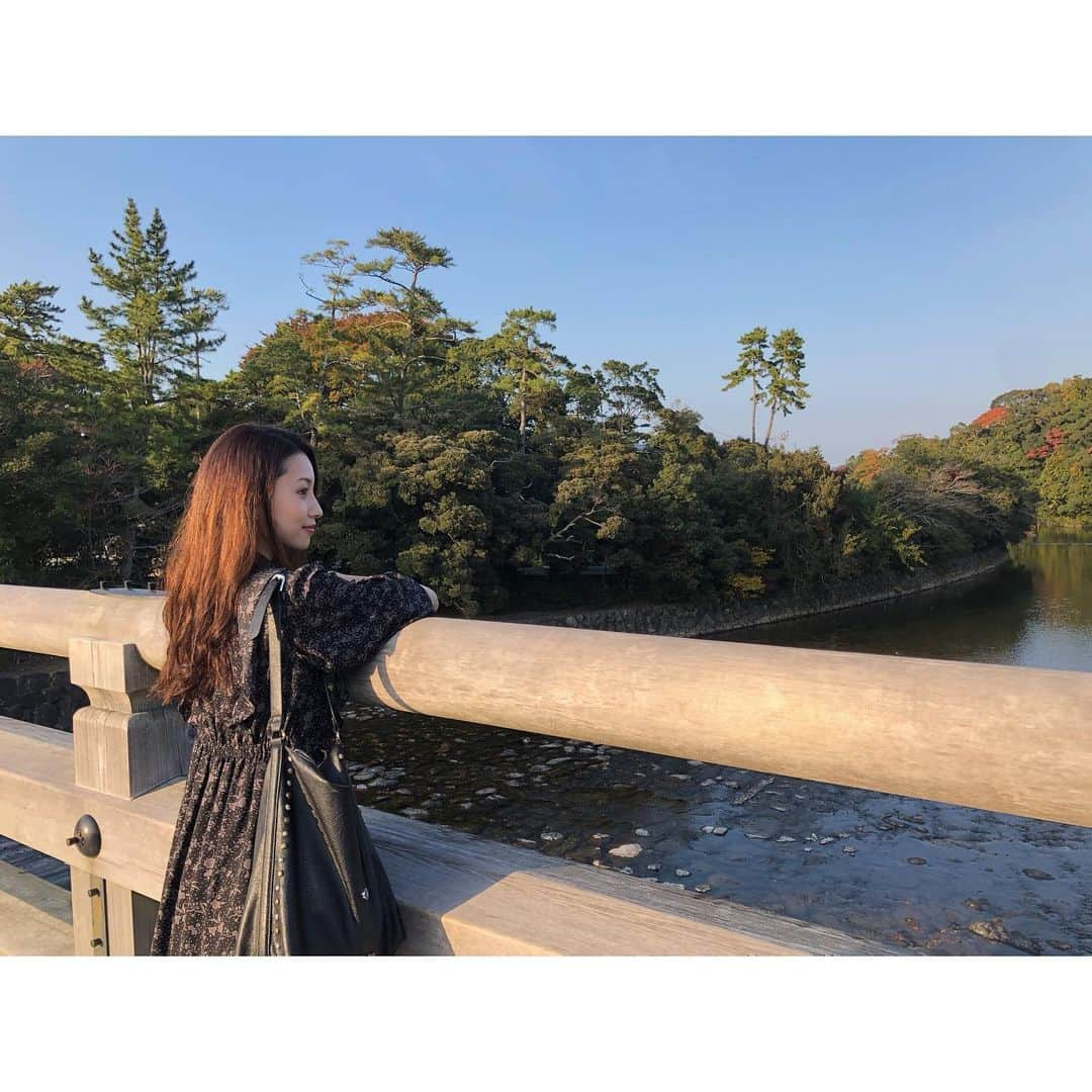 茨木菜緒さんのインスタグラム写真 - (茨木菜緒Instagram)「. ⛩伊勢神宮 少し早いけど、今年最後の参拝 1年の感謝の気持ちを込めて🙏 . 何回来ても伊勢神宮の空気感が凄く好き🌿 . #伊勢神宮 #伊勢 #外宮 #内宮 #神社 #power」11月29日 20時01分 - kudonao2218