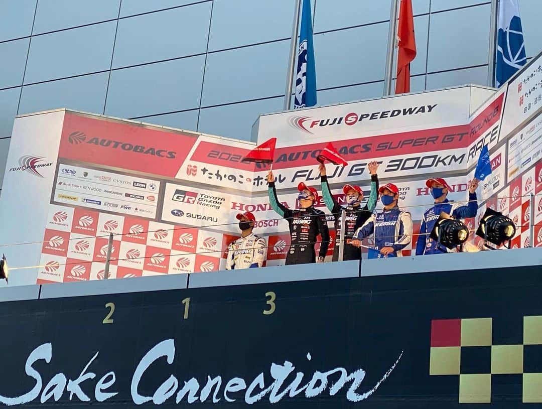 相沢菜々子さんのインスタグラム写真 - (相沢菜々子Instagram)「#SUPERGT Rd.8 たかのこのホテル FUJI GT 300km RACE   100号車  RAYBRIG NSX-GT, TEAM KUNIMITSU  ラストランで1位表彰台、 シリーズチャンピオン獲得です😭  最後まで応援ありがとうございました。  『俺達は強い』 皆で最高に幸せですね！号泣  #RAYBRIG #TEAMKUNIMITSU #STANLEY 🦈🦈 また改めて」11月29日 20時02分 - nanako_aizawa
