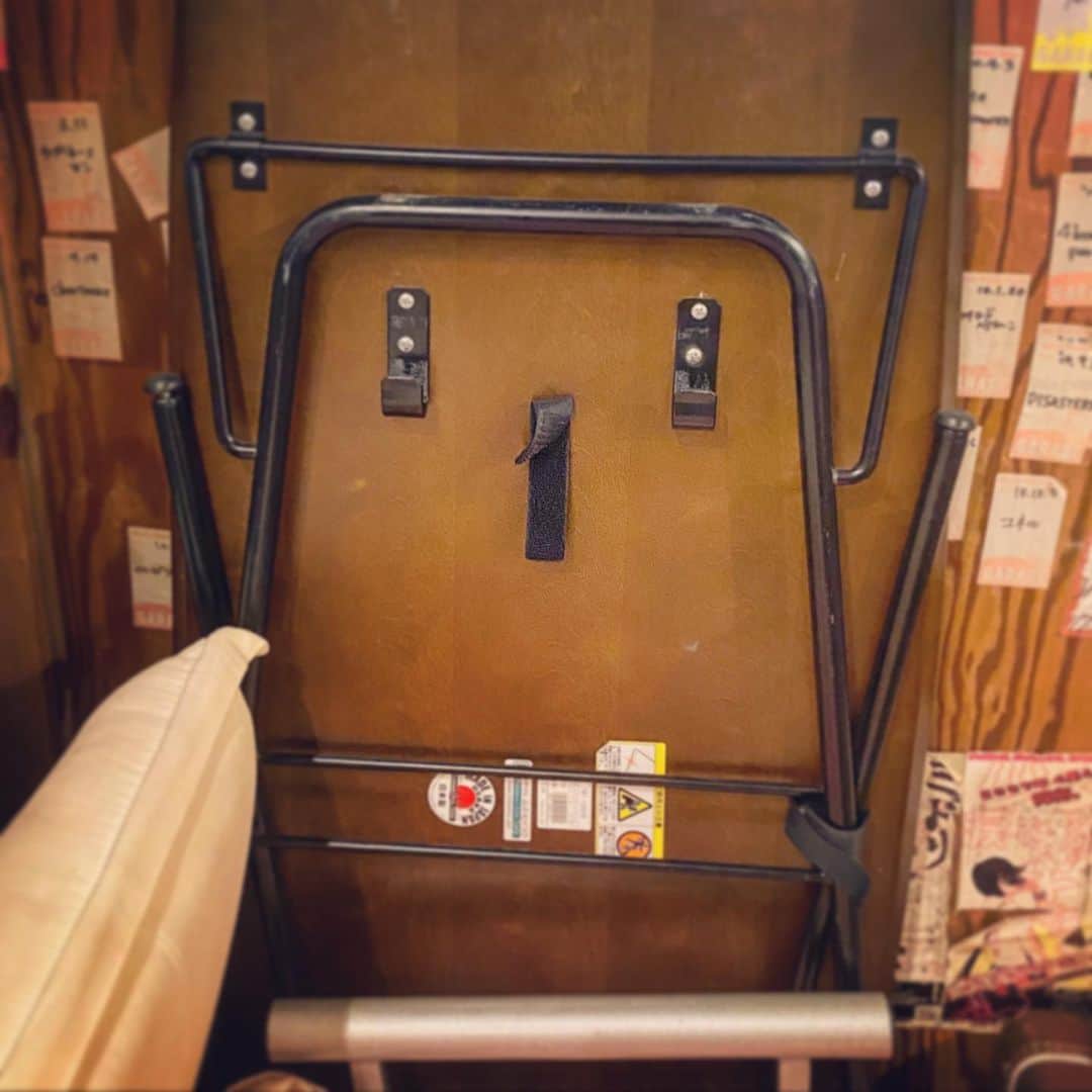 のインスタグラム：「迷わないで済むのは一人じゃないからだ ウェーイ！！！  #顔　#顔に見える」