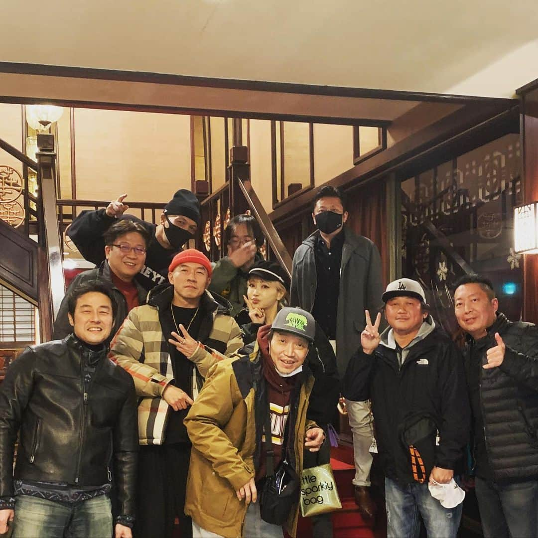 mastasimonさんのインスタグラム写真 - (mastasimonInstagram)「School Reunion !  クラス会からの先輩後輩合同会！  30年経ってもまだリンク出来るのは最高‼️ しかし色んなタイプの連中がいて楽しい学校だなと改めて思う！  Good Vibez Only !!  Enjoy life while u can !」11月29日 20時24分 - mastasimon