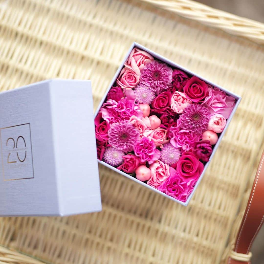 木本泉さんのインスタグラム写真 - (木本泉Instagram)「-﻿ @nicolaibergmann  flower box 20th anniversary﻿ ﻿ ニコライバーグマンのフラワーボックス20周年を記念した展示会が明日まで六本木ヒルズで開催中💐﻿ ﻿ お花は眺めているだけでhappyな気持ちになれますよね✨﻿ ニコライバーグマンのフラワーボックスは、色鮮やかで元気ももらえてお部屋もパッと明るくなるので大好きです💓﻿ ﻿ #ニコライバーグマ#nicolaibergmann ﻿ #花#flower#flowerbox20th」11月29日 20時35分 - izumikimoto
