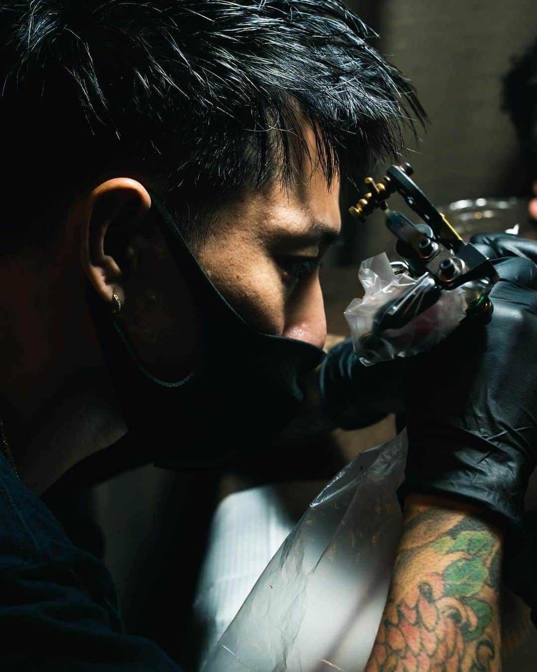 木村ミノルさんのインスタグラム写真 - (木村ミノルInstagram)「New Art 🎨✒️  by @bizentattoo   Photographed by @ryo.sugimoto_   #tattoo #art #tattooartist  #刺青　#彫師　#美漸」11月29日 21時11分 - philip_kimura