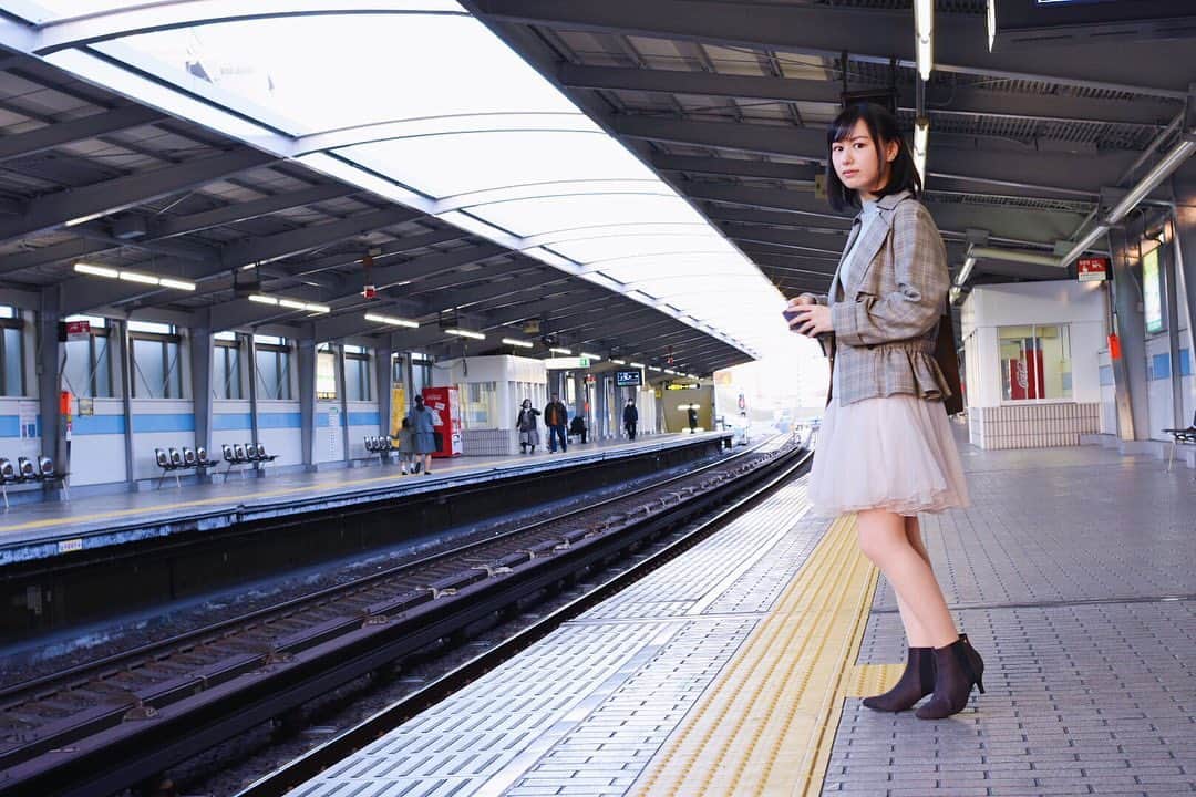 宮澤じゅりのインスタグラム：「・ ・ 駅ってなんか良い。 ・ ・ 🚃」