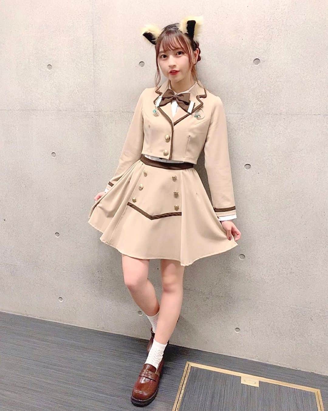 廣川奈々聖のインスタグラム：「新衣装になりました🍂🤍﻿ ﻿ ベージュ系の着たかったから嬉しい〜¨̮  ﻿今回のはベースだけ考えさせてもらったよう ﻿ ﻿ ﻿ @teaaaharu さんがつくる衣装は可愛いだけじゃなくて﻿、細かいところまで配慮と扱いやすさがすごいのです！😢﻿♡ ﻿ 早着替えも余裕だった〜🌬🌬﻿ ﻿  ﻿ ﻿ ﻿ ﻿ #衣装#衣装デザイン#わーすた#wasuta」
