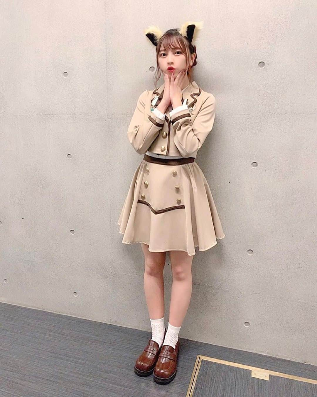 廣川奈々聖さんのインスタグラム写真 - (廣川奈々聖Instagram)「新衣装になりました🍂🤍﻿ ﻿ ベージュ系の着たかったから嬉しい〜¨̮  ﻿今回のはベースだけ考えさせてもらったよう ﻿ ﻿ ﻿ @teaaaharu さんがつくる衣装は可愛いだけじゃなくて﻿、細かいところまで配慮と扱いやすさがすごいのです！😢﻿♡ ﻿ 早着替えも余裕だった〜🌬🌬﻿ ﻿  ﻿ ﻿ ﻿ ﻿ #衣装#衣装デザイン#わーすた#wasuta」11月29日 21時19分 - nanaseven7_u_u