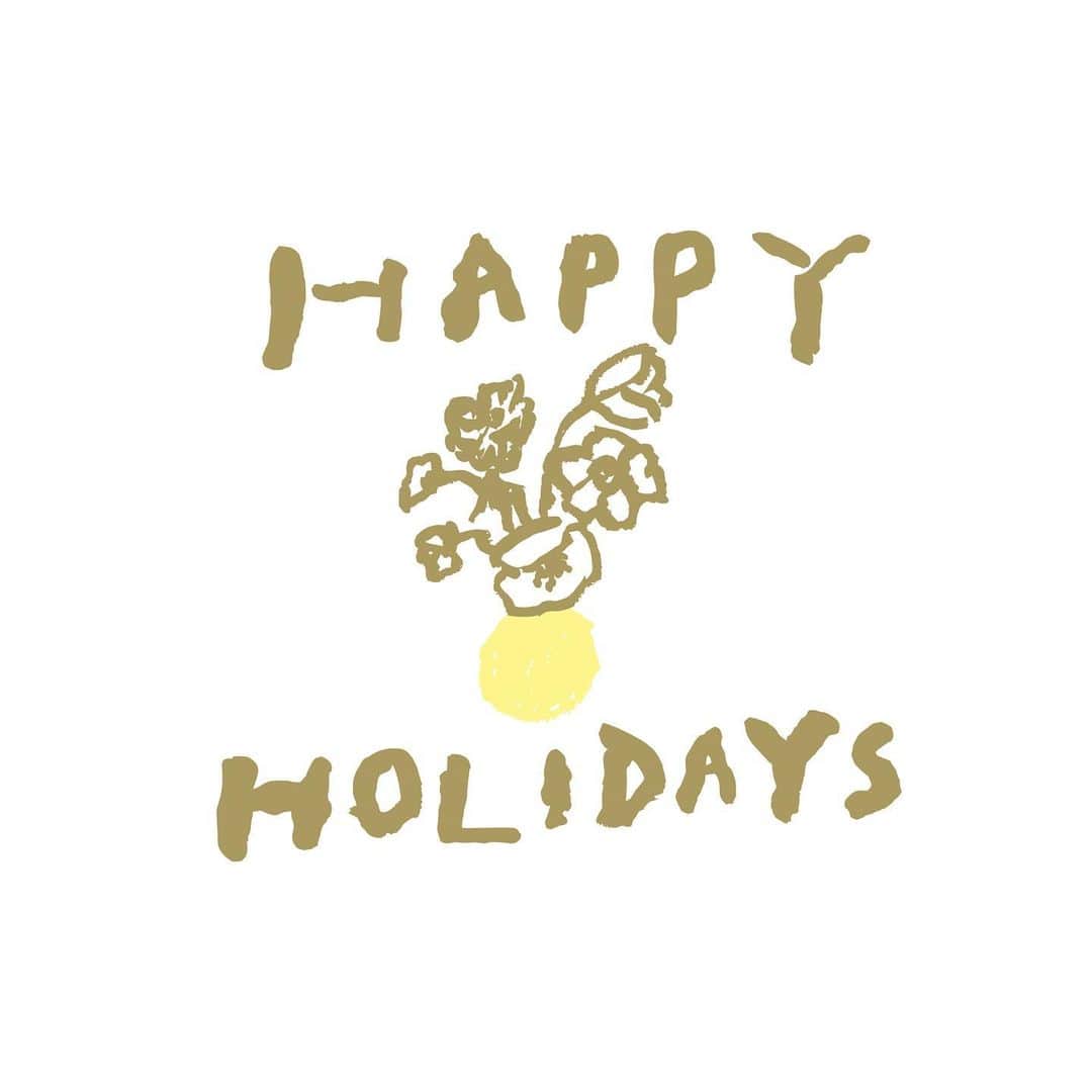 エリオポールのインスタグラム：「. HAPPY HOLIDAYS 11.27.fri - 12.25.thu . いつもより少しドレスアップをして、気分を上げて。 寒い冬こそ、きれいなニュアンスカラーを取り入れ、柔らかく暖かな素材を身にまとったワントーンスタイルが新鮮です。ベーシックアイテムにトレンドをプラスするのがエリオポール流。華奢で肌なじみの良いアクセサリーや、小ぶりで上品なバッグなど、優雅でフェミニンな雰囲気を演出して。 . . PRESENT お買い上げのお客様に、人気イラストレーター塩川いづみさんのイラストを施したクリスマスカード（vol.2）をプレゼントいたします。ご家族やご友人など“大切な人”へ、手書きのメッセージで感謝や想いを伝えてみませんか。 ＊なくなり次第、終了となります。 ＊一部、対象外店舗がございます。 . . . @heliopole_official . #HELIOPOLE #エリオポール #HAPPYHOLIDAYS #Xmas #noel #2020aw #autumnwinter #selectshop #fashion #IzumiShiokawa」