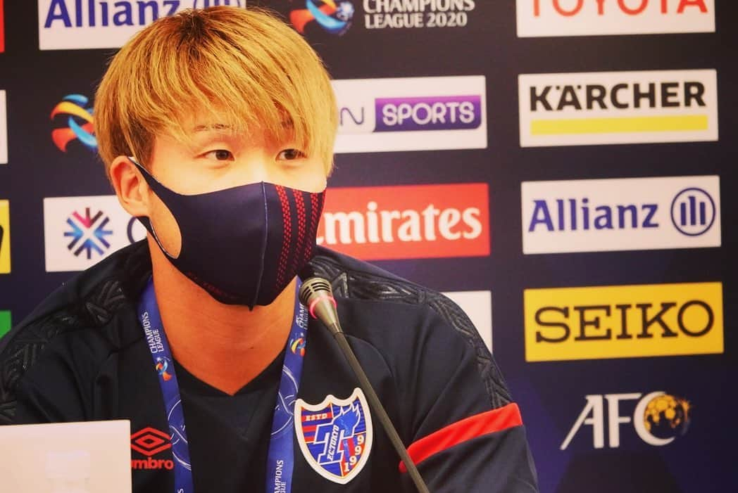 FC東京オフィシャルグッズさんのインスタグラム写真 - (FC東京オフィシャルグッズInstagram)「🔵🇯🇵🗼🔴 #ACL2020 #蔚山現代 戦 #公式会見   #長谷川健太 監督 『蔚山は攻守の切り替えが早いチーム。我々も同じ特長を持っている。非常に激しい試合になる』  #安部柊斗 選手 『色々な形で応援してくださっている人たちのために、自分たちは熱いプレーをして喜びを分かち合いたい』 @fctokyoofficial #acl #qatar #絶対突破  #FC東京 #fctokyo #tokyo」11月29日 21時28分 - fctokyoofficial