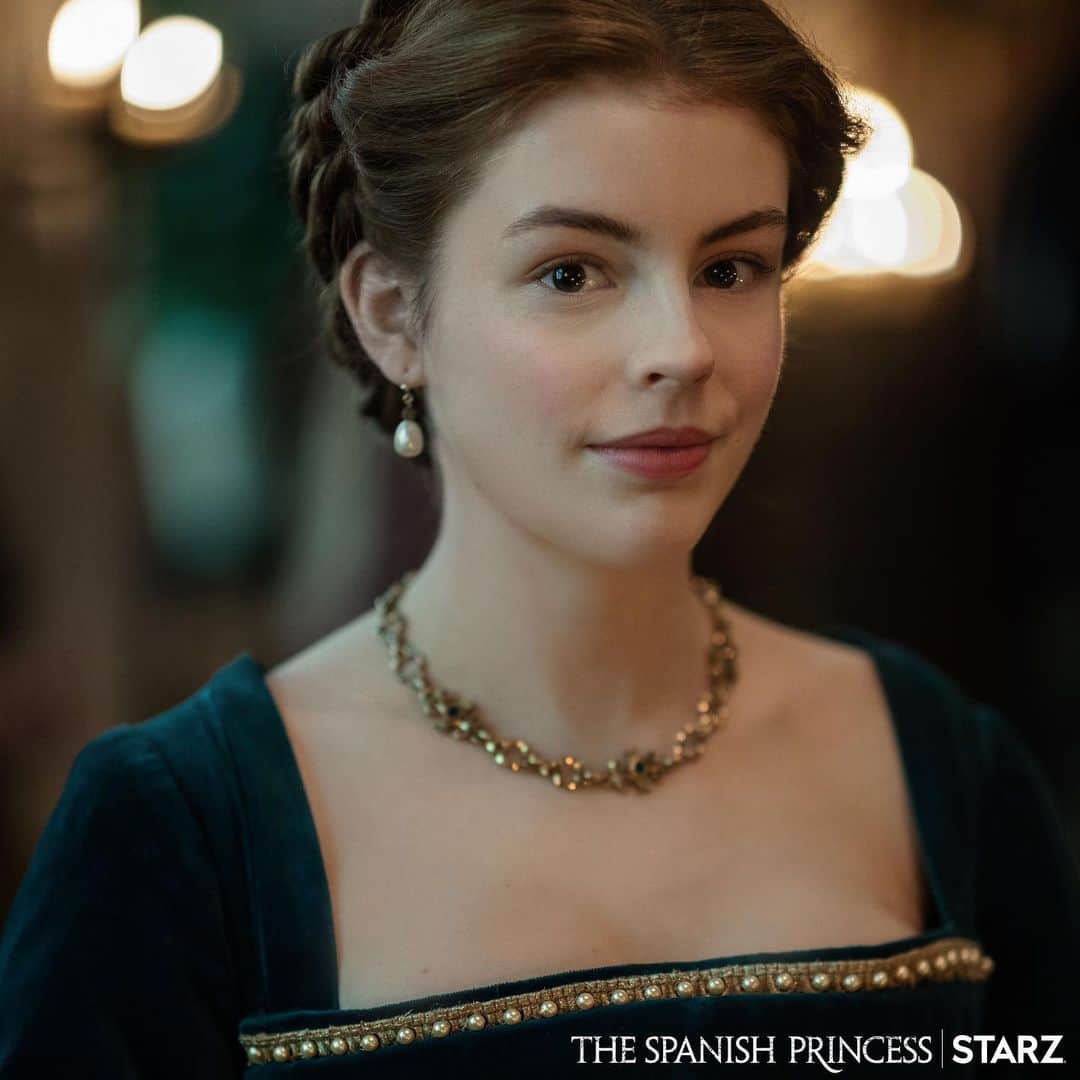 Amelia Gethingさんのインスタグラム写真 - (Amelia GethingInstagram)「The finale of #TheSpanishPrincess is out now!! Moral of the story is, as our lovely @awkwardcrone puts it : stay away from MEN! 😂  Check it out on Amazon Prime 💛👑」11月29日 21時40分 - ameliagething