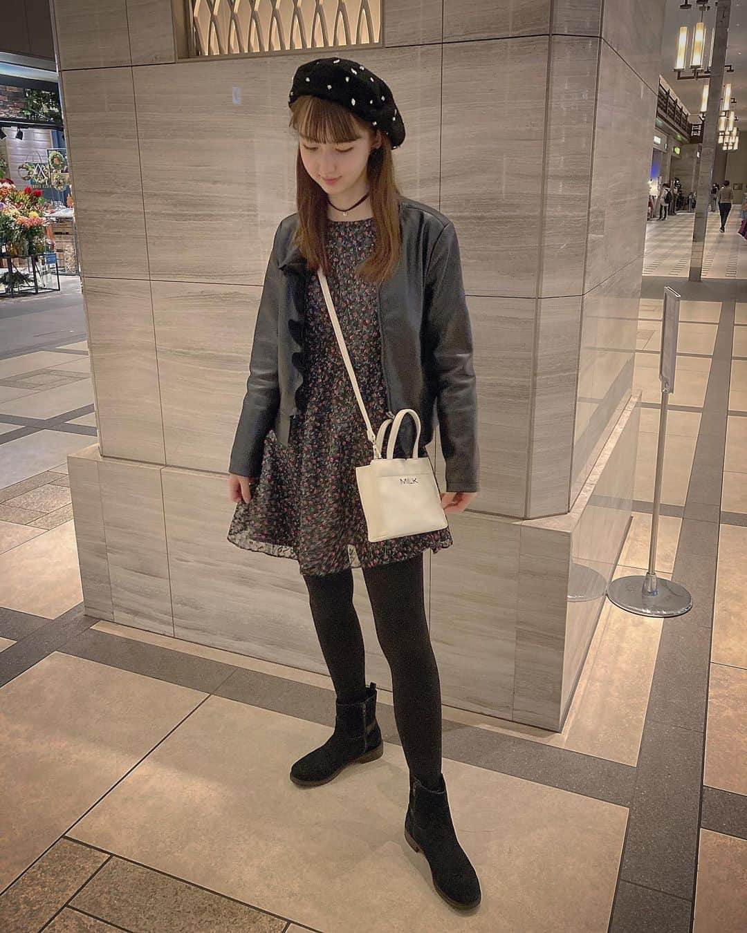 バウエルジゼル愛華さんのインスタグラム写真 - (バウエルジゼル愛華Instagram)「Other day🐈‍⬛   #otherday #milk #milkfashion #tokyofashion #fashion #fashiongram #zara #toryburch」11月29日 21時40分 - giselle_aika