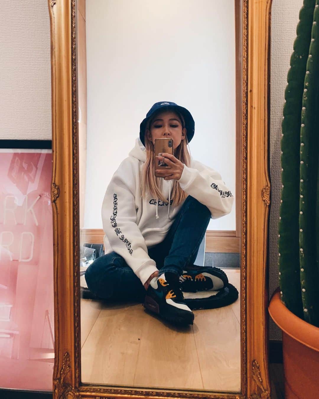 jyA-Me（ヤミー）のインスタグラム：「#Staysolid #ootd @solid_japan 🙏🏽✨」
