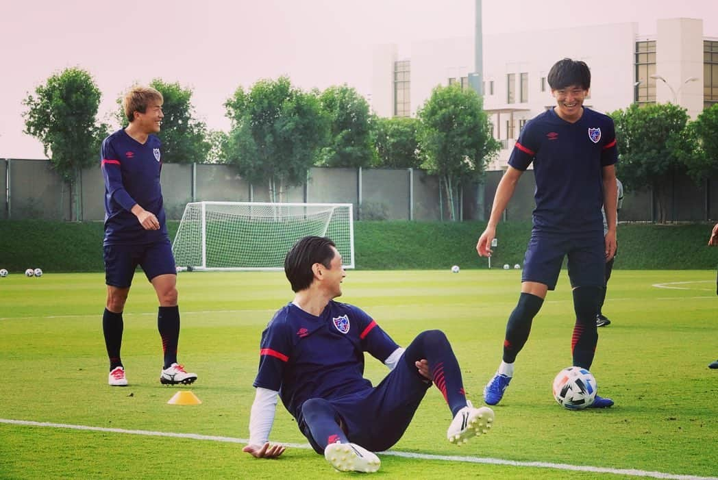 FC東京オフィシャルグッズさんのインスタグラム写真 - (FC東京オフィシャルグッズInstagram)「🔵🇯🇵🗼🔴 #ACL2020 #蔚山現代 戦 #前日練習 全員の力で勝利を。 @fctokyoofficial #acl #qatar #絶対突破  #FC東京 #fctokyo #tokyo」11月29日 21時58分 - fctokyoofficial