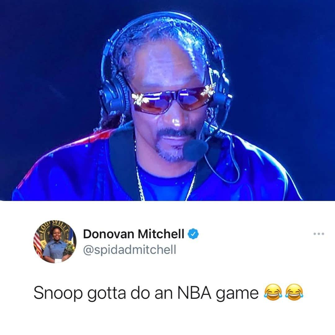 Foot Lockerさんのインスタグラム写真 - (Foot LockerInstagram)「Snoop killed it last night 😂 . Should the NBA make it happen?」11月29日 21時52分 - footlocker