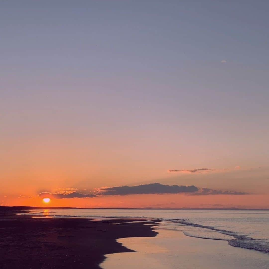 大上陽奈子さんのインスタグラム写真 - (大上陽奈子Instagram)「たまに夕方ピンクのお空とかあるよね、あれかわいい☁️ #写真のセンスがほしい  #皆無マン」11月29日 22時09分 - passcode_hina