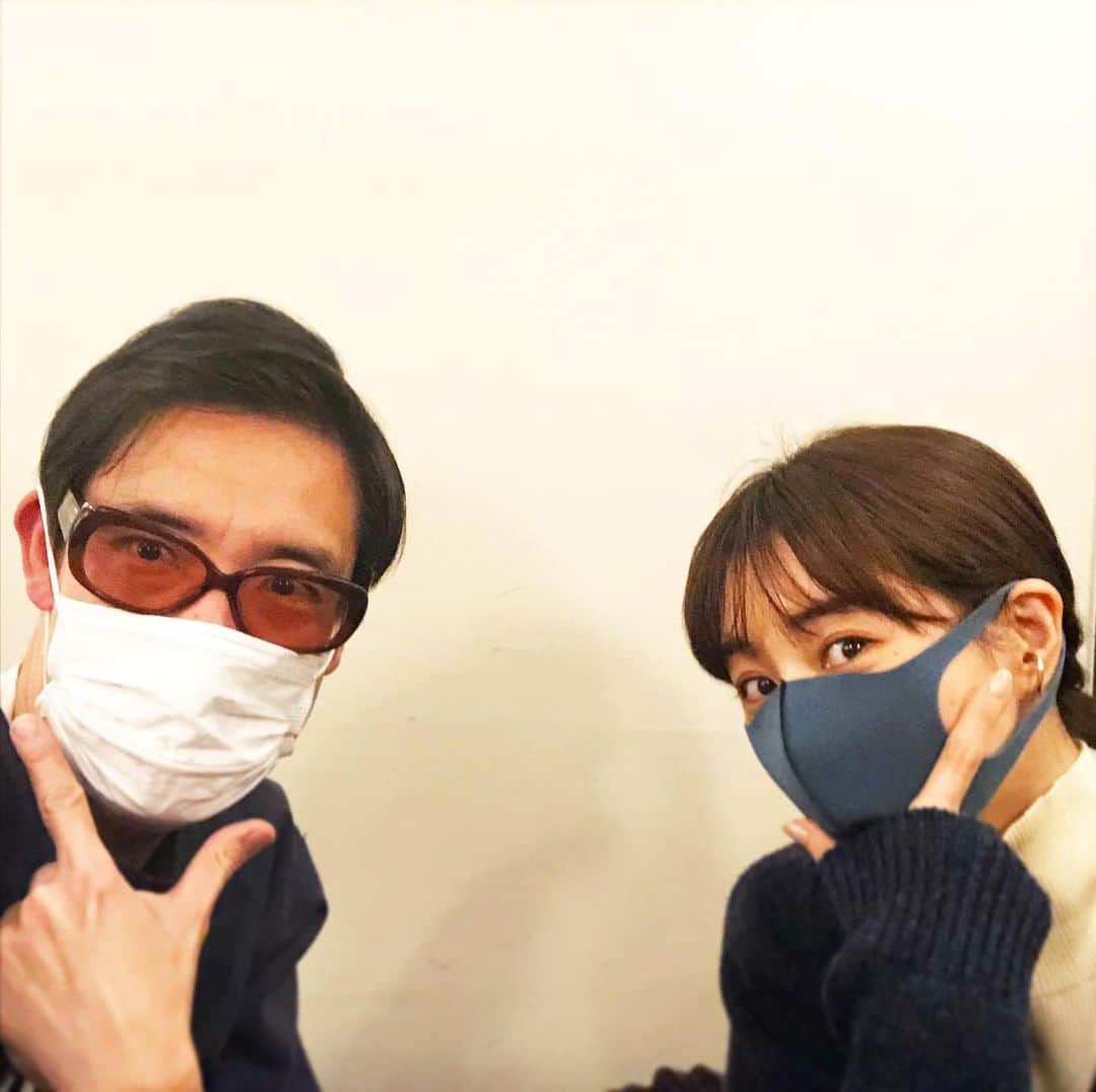 のインスタグラム：「お酒の僕、お茶の田中みな実、マスクの二人。　#田中みな実　#ホフディラン」