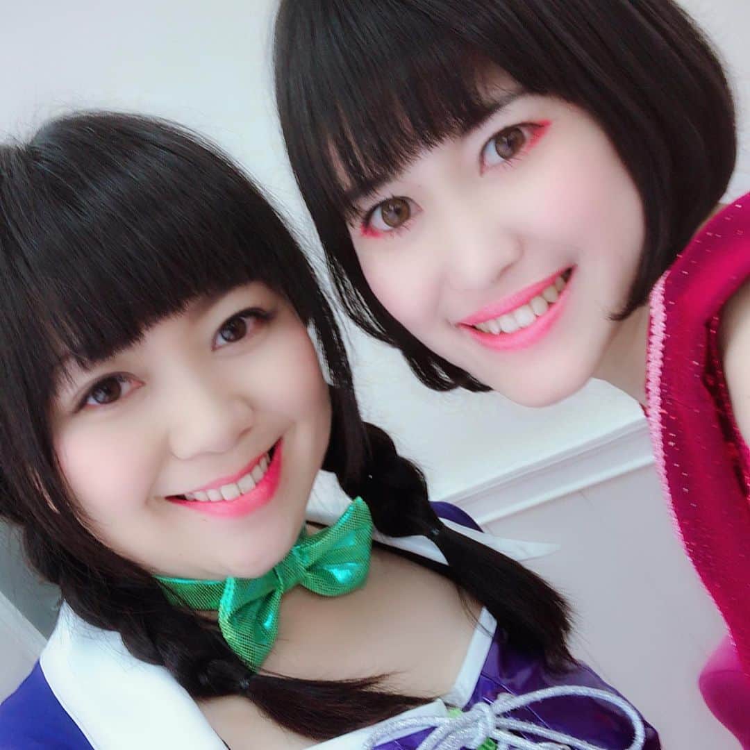 飴宮さゆりのインスタグラム：「もも飴部復活⁉️🍑🍭 皆さんこんばんわー‼️ CANDY（飴宮さゆり）です‼️  11月30日（月）14:00頃〜谷ももちゃん🍑（現役女子プロレスラー兼女優さんで私をプロレスにお誘い頂いたお友達）がビゴライブデビューでーす✨ 私の月曜お昼配信の続きで、谷ももちゃんが配信してみよー‼️のコーナーって感じでやろうと思ってますのでもしお時間ございましたら遊びに来て頂けると嬉しいです🍑❤️🍭 来週のお楽しみが増えたー✨やたやたビゴ友🍑🍭もも飴部復活です‼️ 続々と楽しい企画も決まっておりますので是非谷もも、飴宮さゆりのSNSフォローお願い致します😊🍭🐯🤫✨ #プロレス #女子プロレス #女優 #役者 #演劇 #谷もも #飴宮さゆり #ビゴライブ #bigolive #公式ライバー #ライブ配信 #ライバーデビュー #もも飴部 #友達 #ライバル」