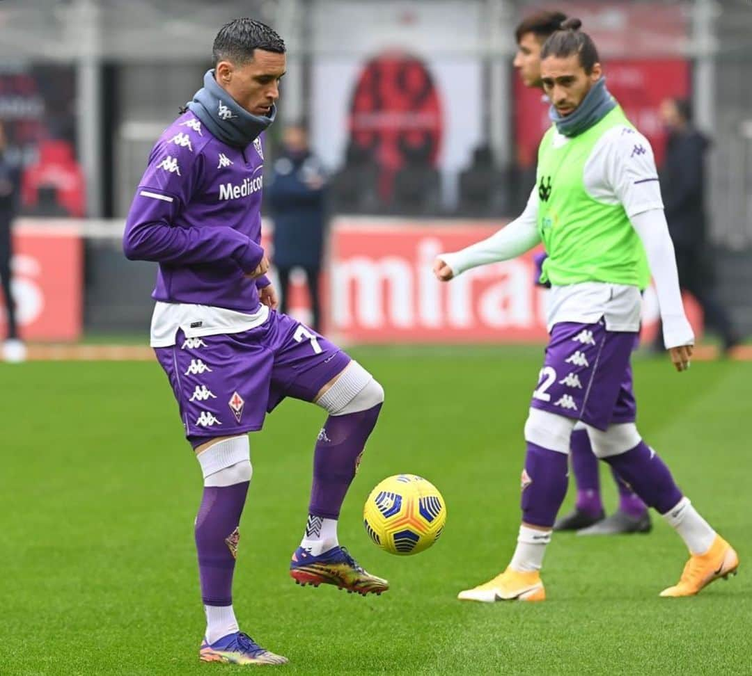 ACFフィオレンティーナさんのインスタグラム写真 - (ACFフィオレンティーナInstagram)「🔥 LET’SO GO VIOLA!!  #ForzaViola 💜 #Fiorentina #MILvFIO #MilanFiorentina」11月29日 22時38分 - acffiorentina