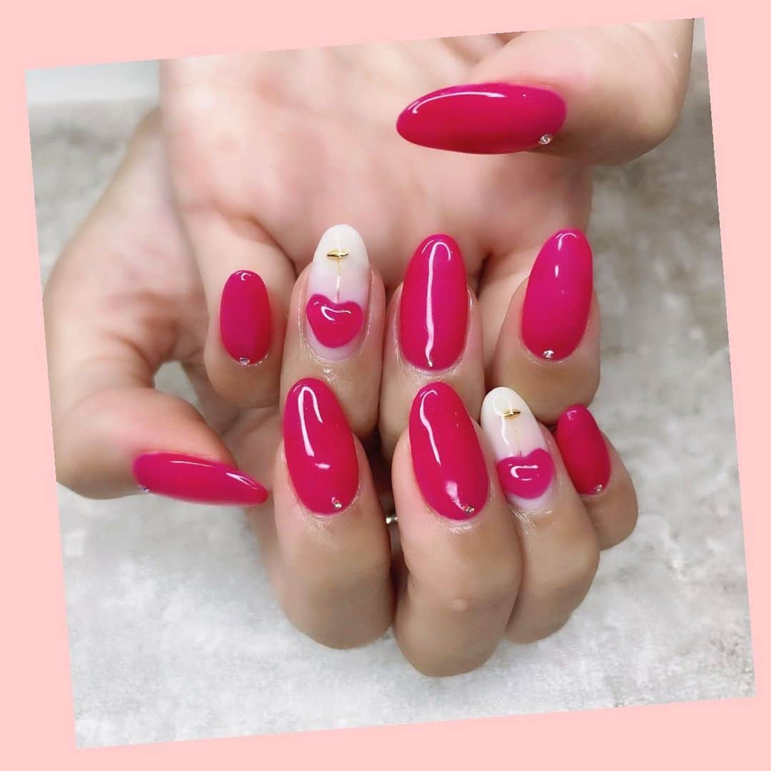 桜ゆみさんのインスタグラム写真 - (桜ゆみInstagram)「. キャンディピンクネイル💅🍭🍭 薬指の3Dさくらんぼ🍒が可愛いポイント💖 . いつもの @prism_0801 の @ro_mi さんです✨ もちが良すぎてノンストレス最高😍😍🎉 .  #新宿ネイルサロン #新宿ネイル #西新宿ネイル #西新宿ネイルサロン  #prismnails #nailsalonprism #プリズムネイル #ネイルサロンプリズム #秋ネイルデザイン #秋ネイル2020 #3dネイルアート」11月29日 22時45分 - yumi.sakura1111