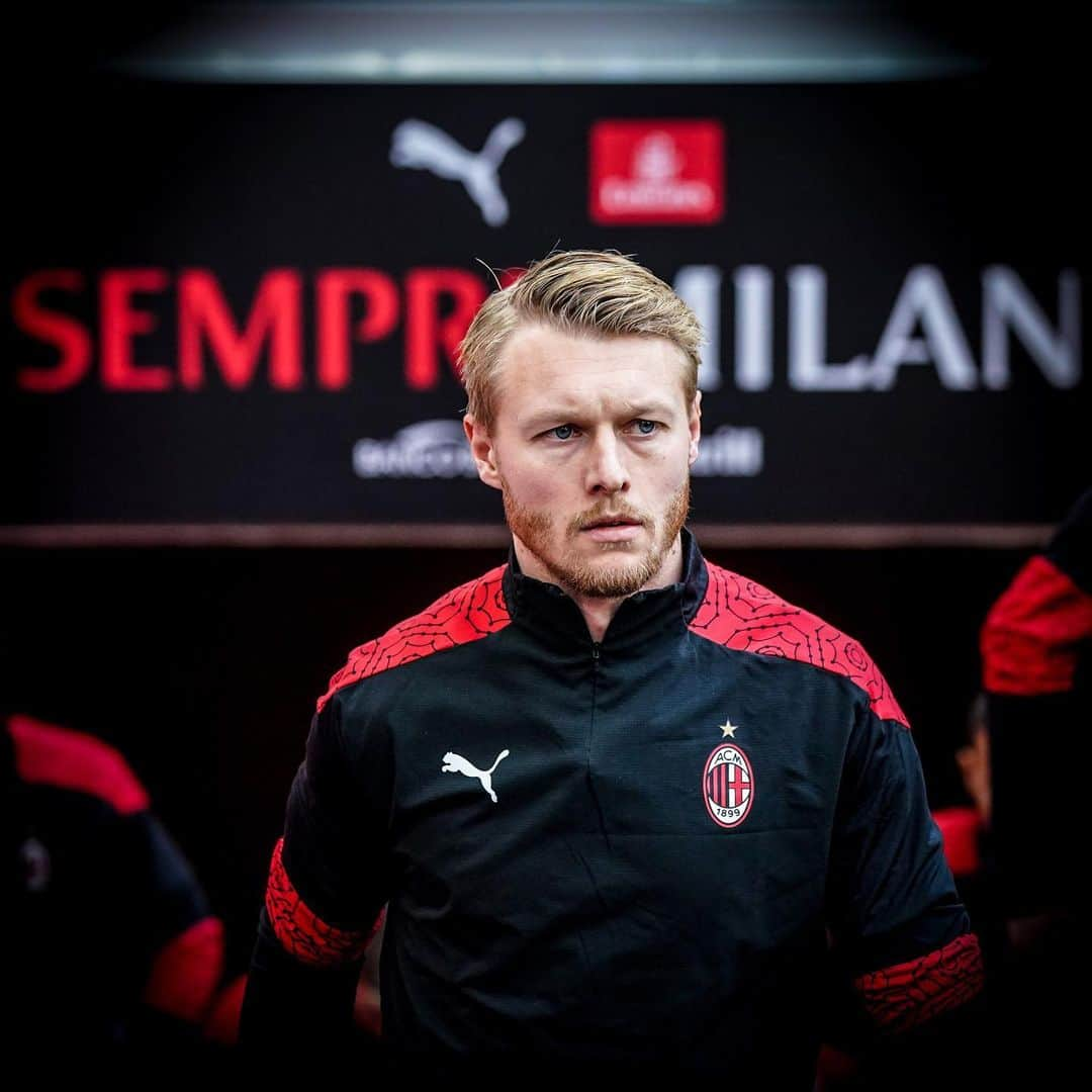 ACミランさんのインスタグラム写真 - (ACミランInstagram)「The eye of the Ti-Kjær 🐅 #MilanFiorentina #SempreMilan」11月29日 22時45分 - acmilan